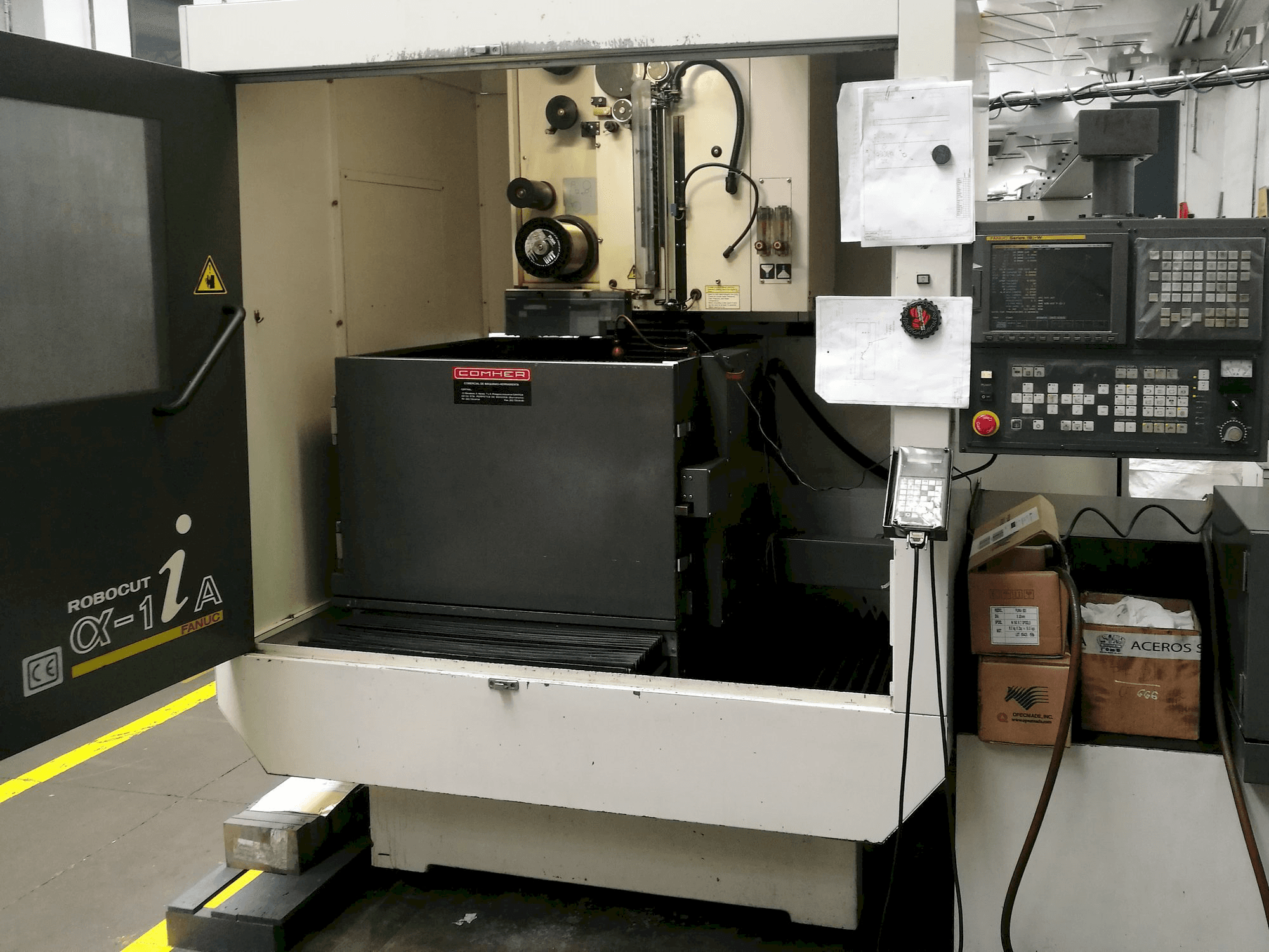 Prikaz stroja FANUC Robocut ALPHA -1iA sprijeda