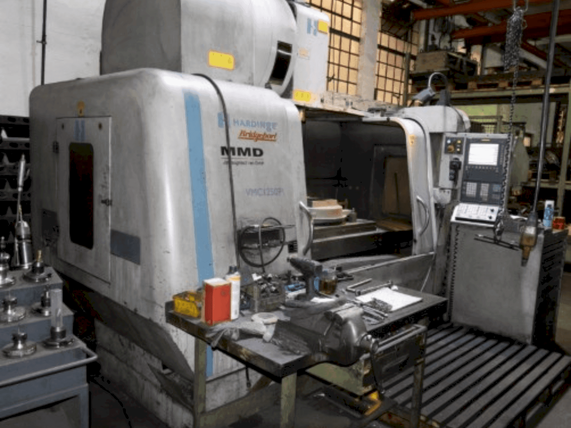 Prikaz stroja Hardinge Bridgeport MMD VMC1250 P3 sprijeda