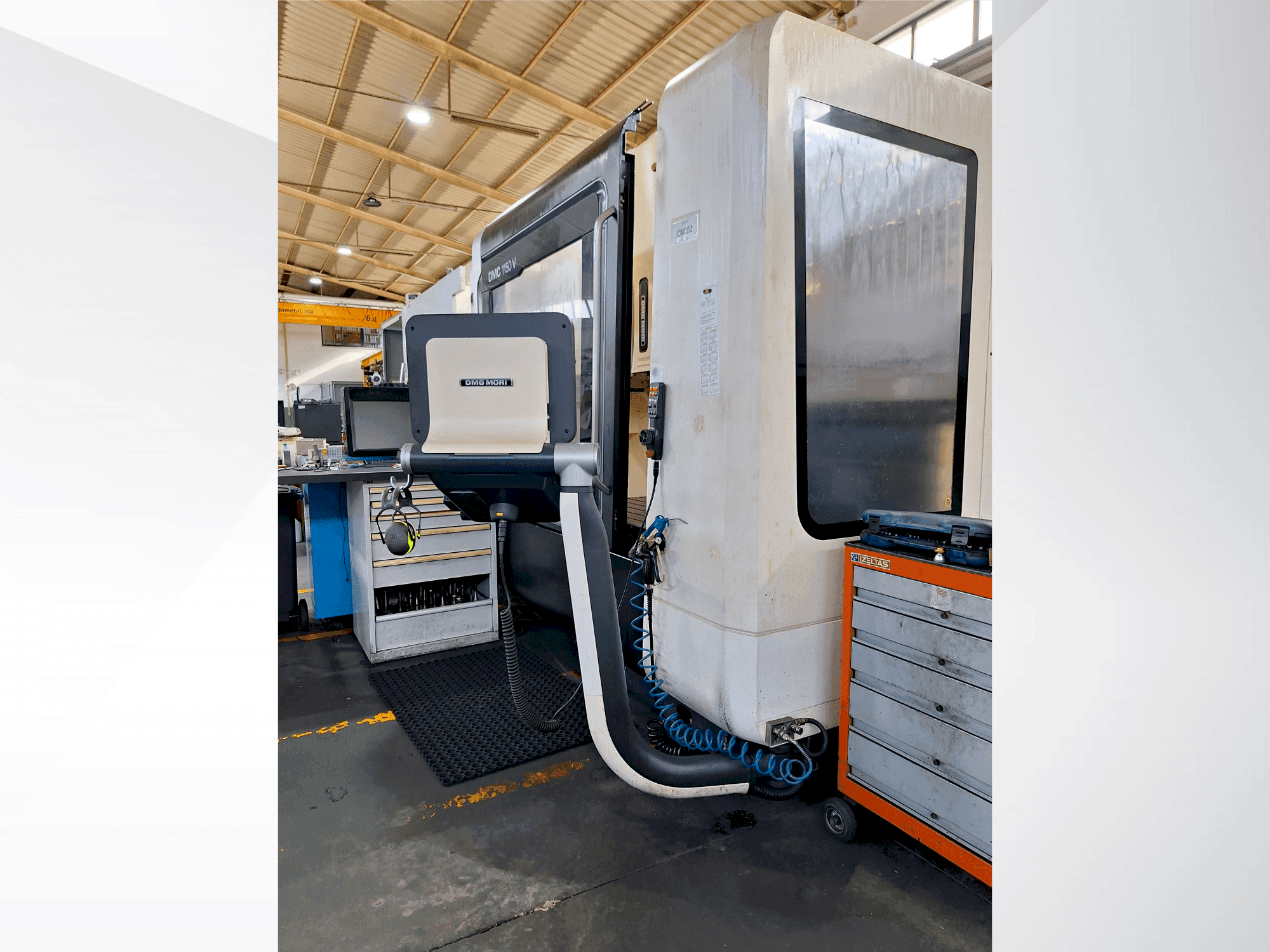 Prikaz stroja DMG MORI DMC 1150 V sprijeda