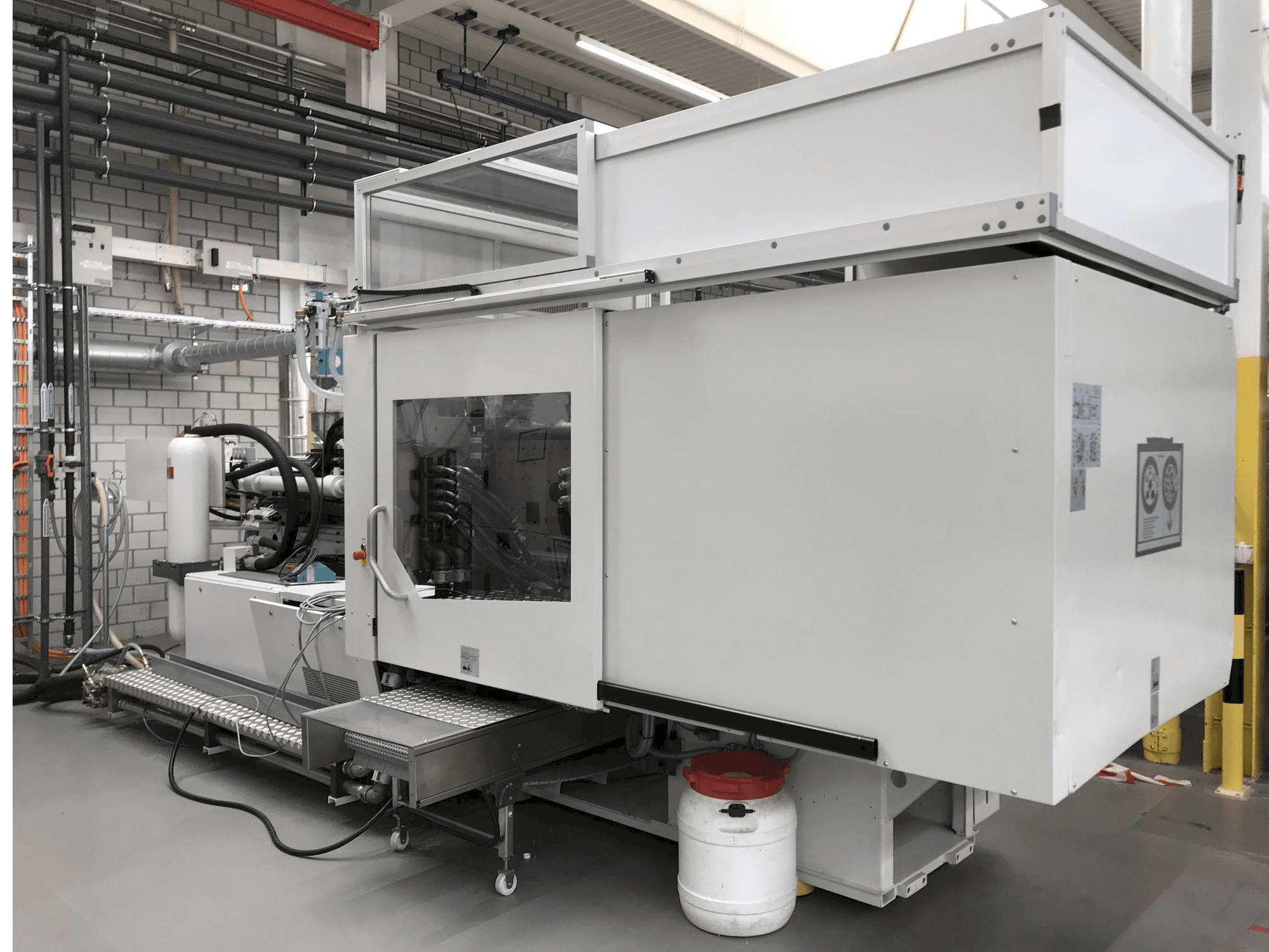 Prikaz stroja Sumitomo Demag EL-EXIS SP 200/560-675 sprijeda