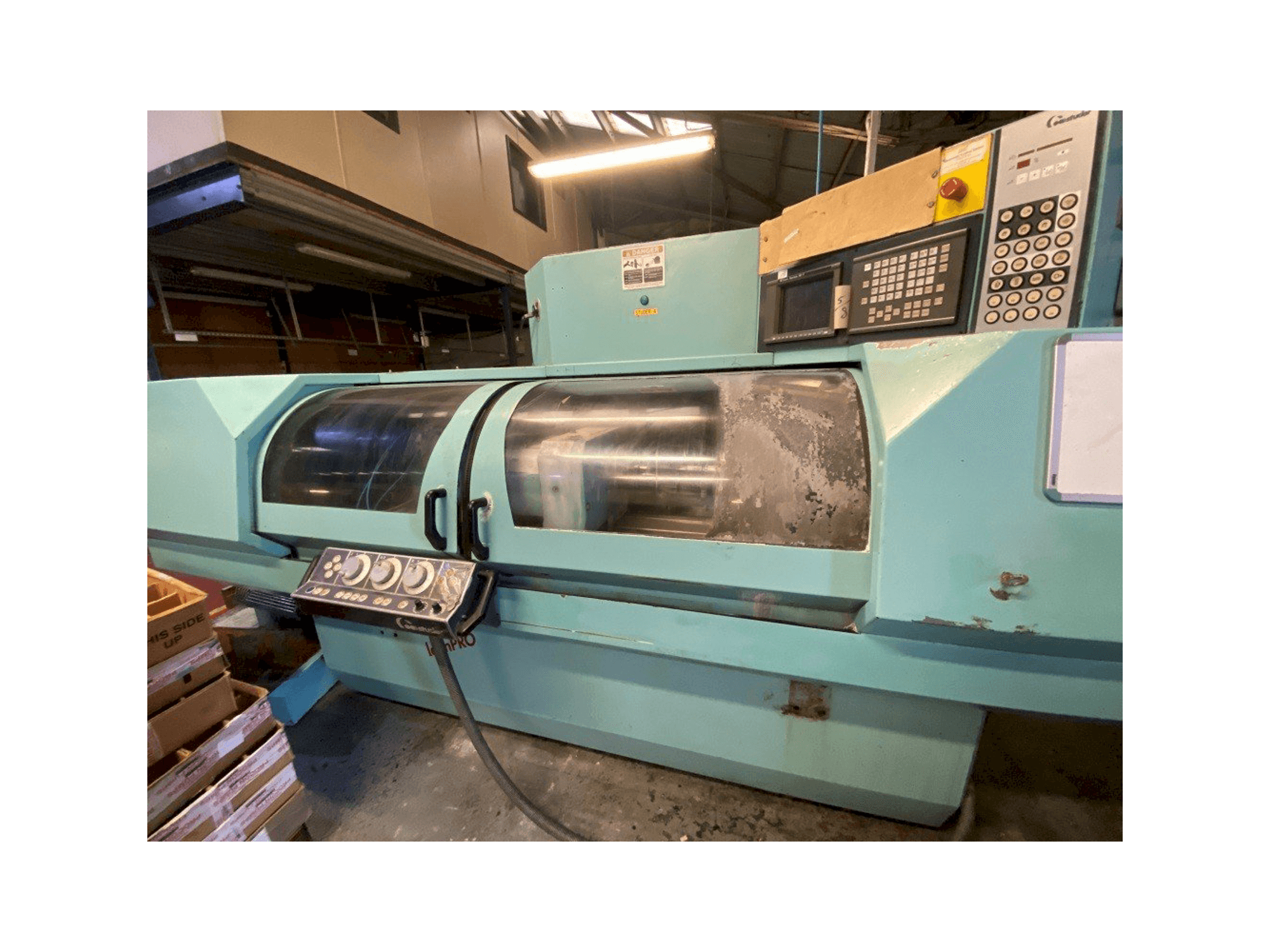 Prikaz stroja STUDER S30 lean Pro sprijeda