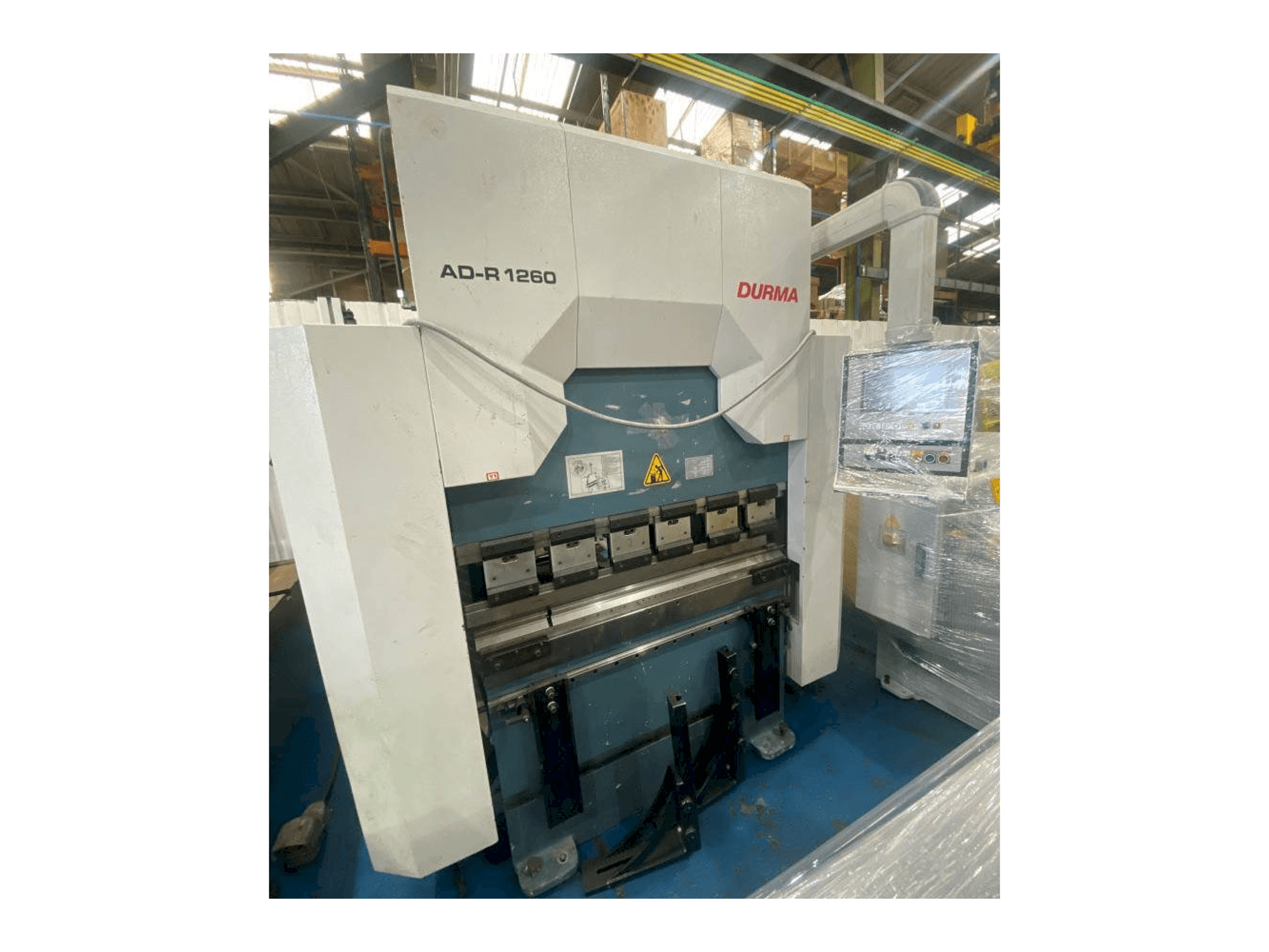 Prikaz stroja Durma AD-R 1260 sprijeda