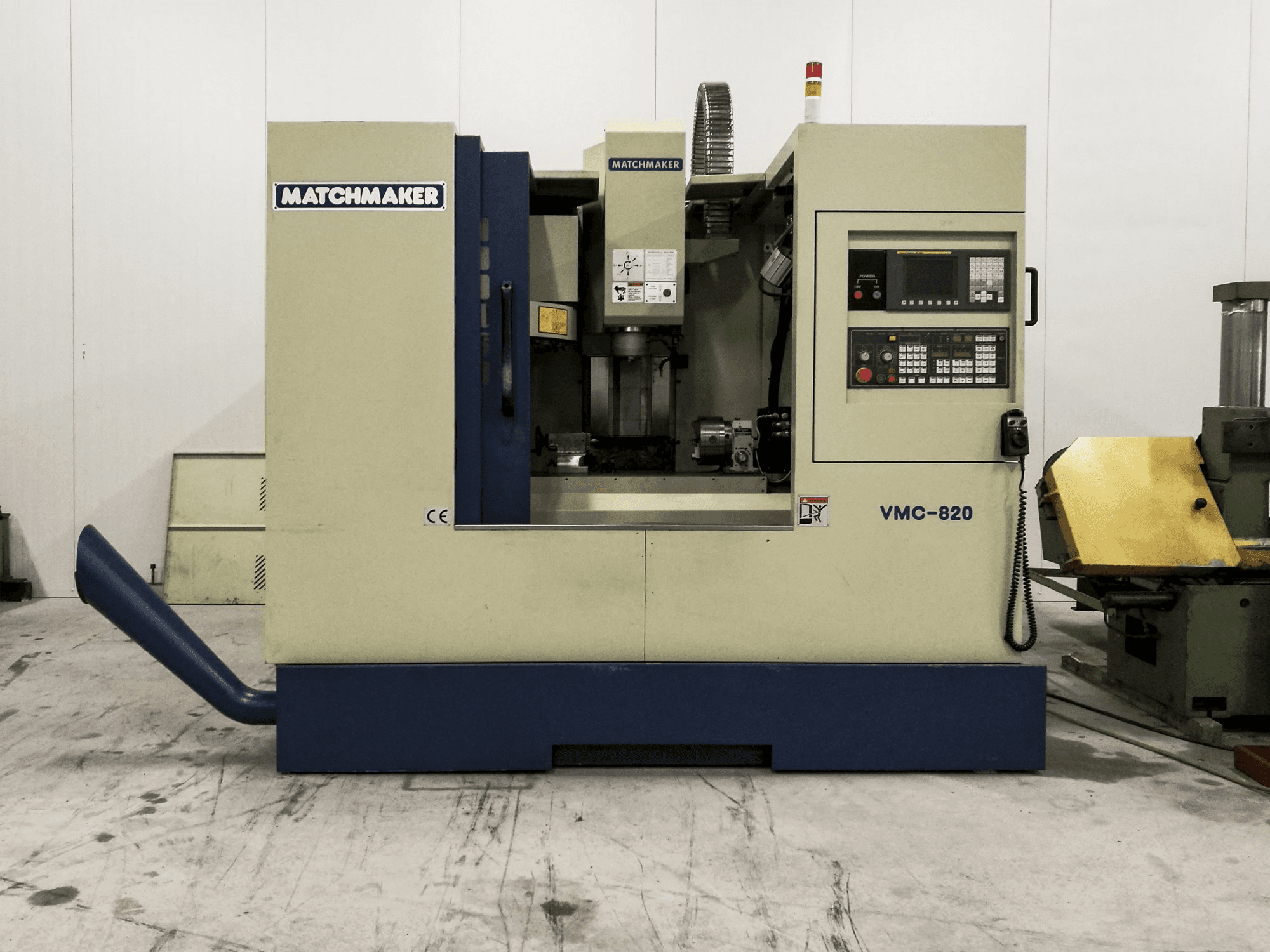 Prikaz stroja Matchmaker VMC-820 sprijeda