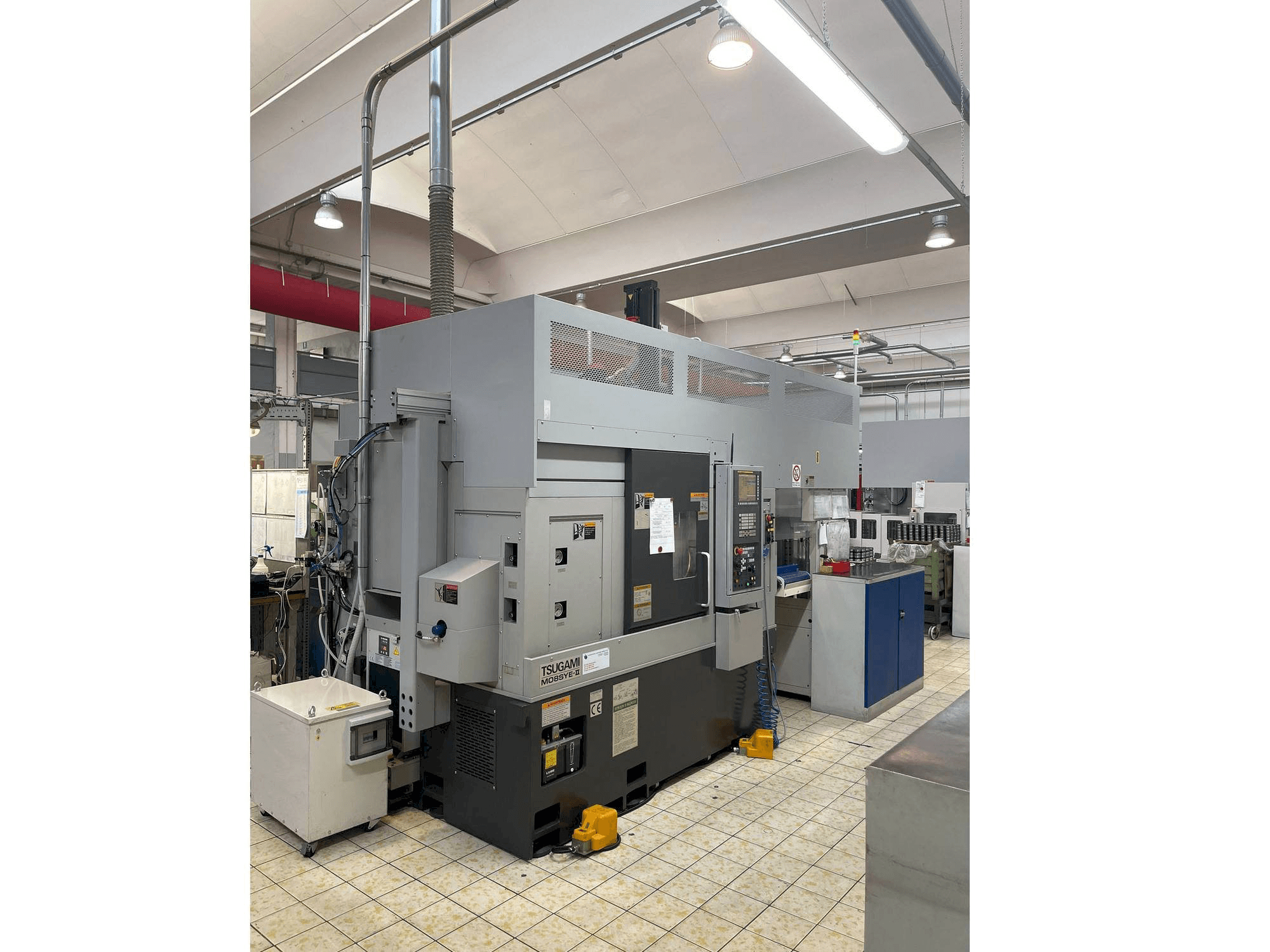 Prikaz stroja TSUGAMI M08SYE-II sprijeda