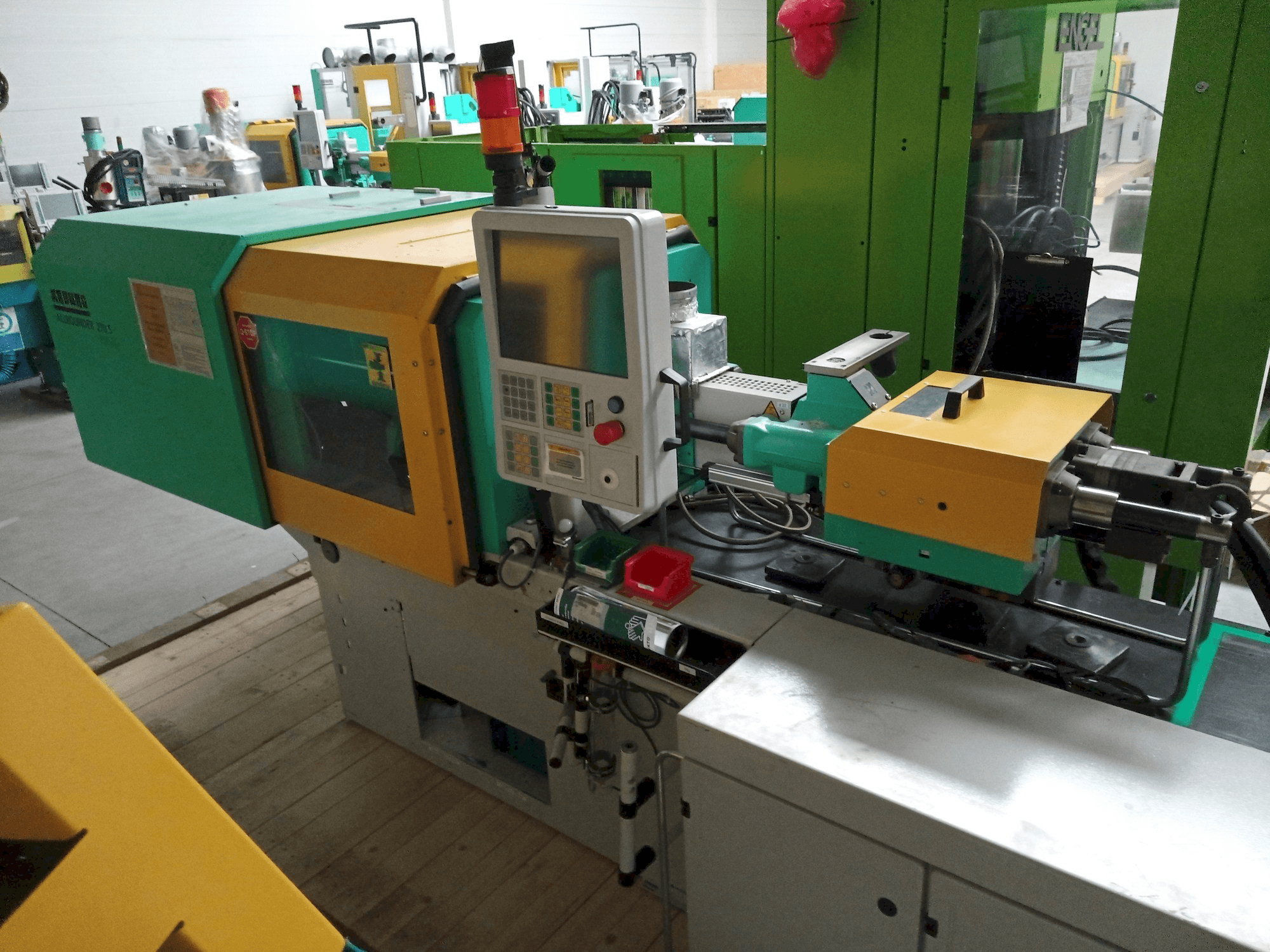 Prikaz stroja Arburg Allrounder 270S 350 - 70U sprijeda