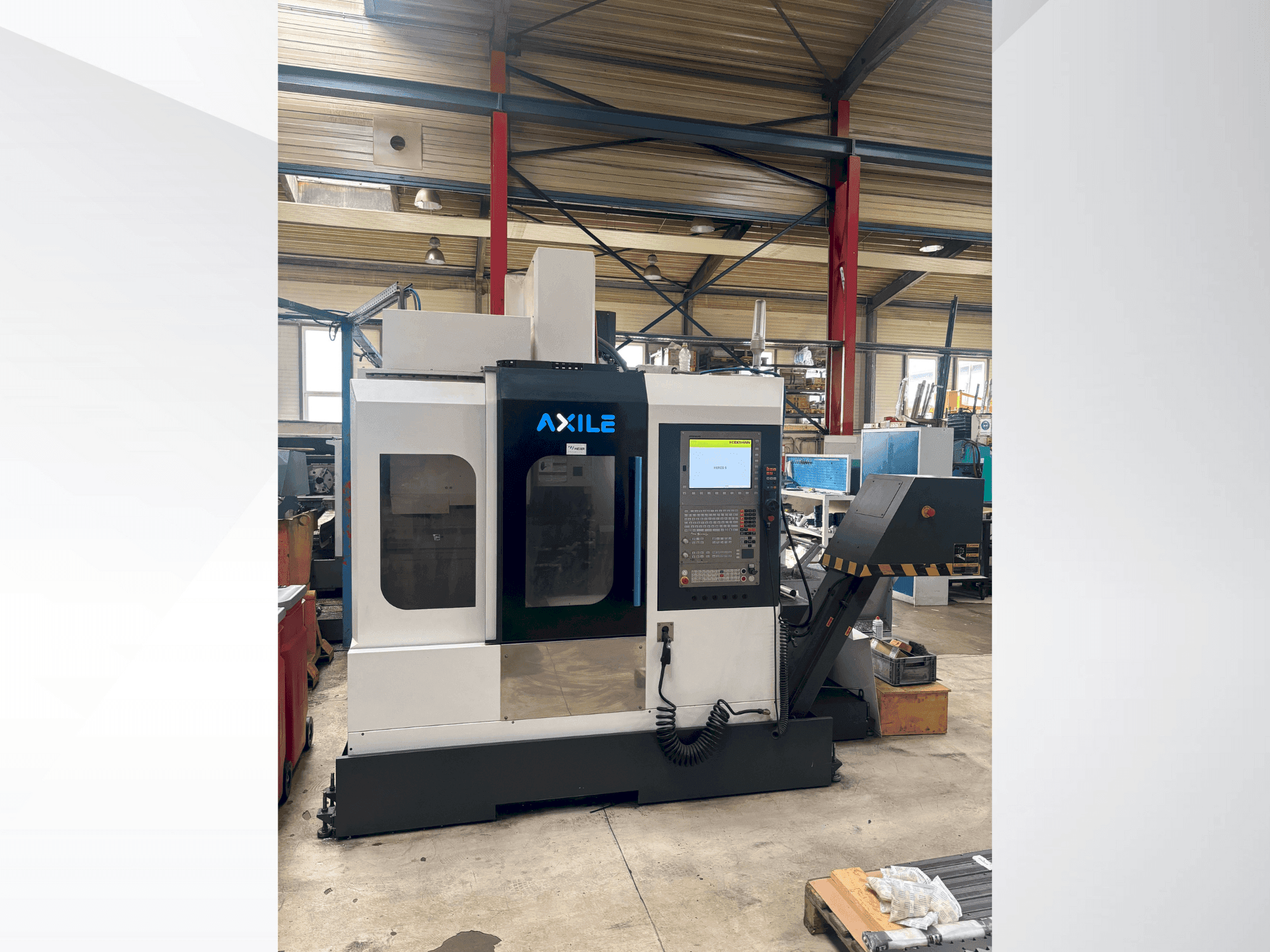 Prikaz stroja AXILE V4 sprijeda