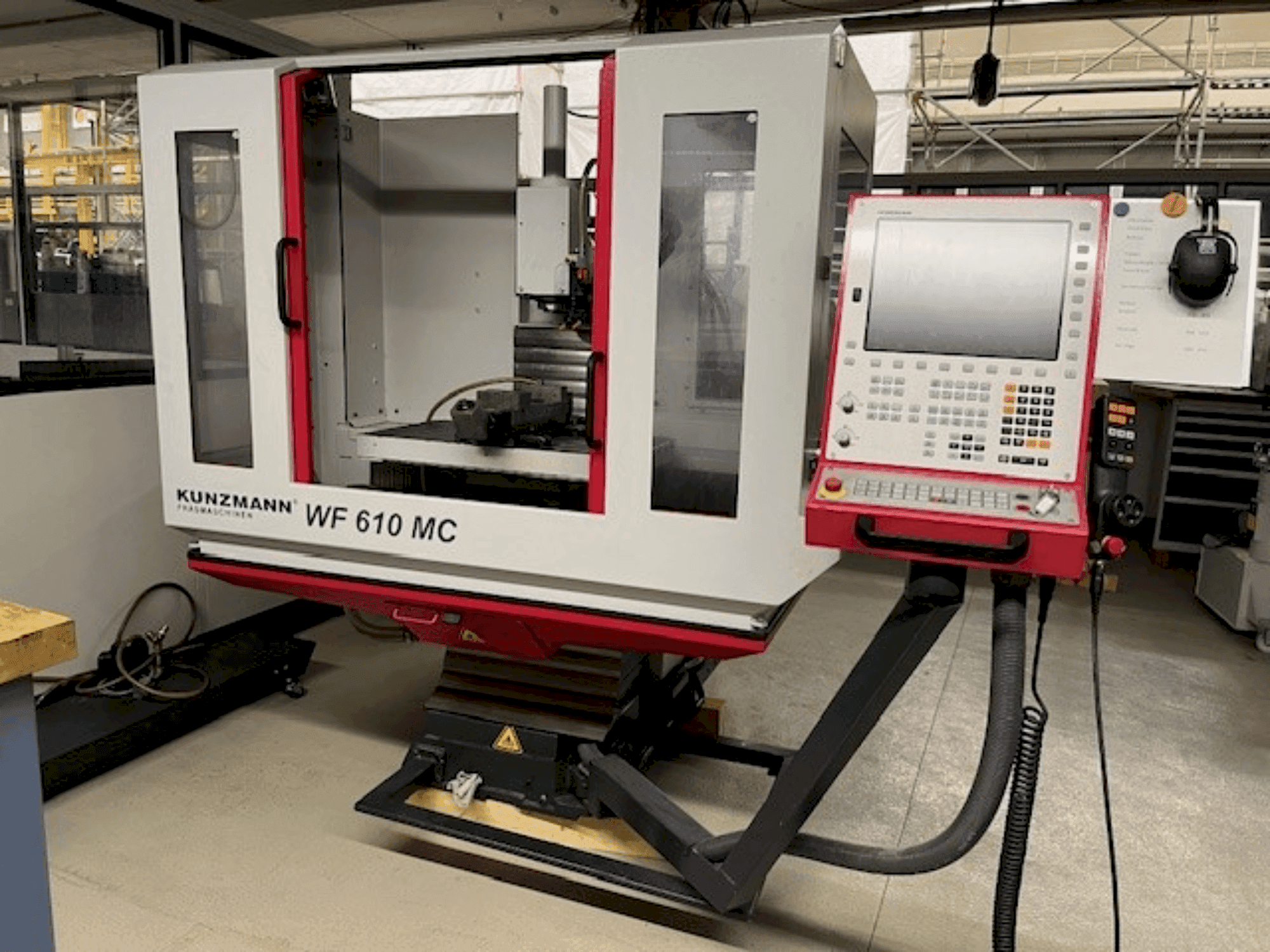 Prikaz stroja KUNZMANN WF 610MC sprijeda