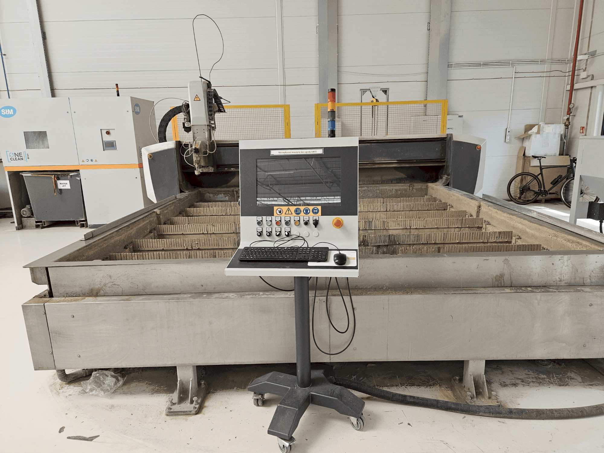 Prikaz stroja STM WS3030 Wanne 4.2 sprijeda