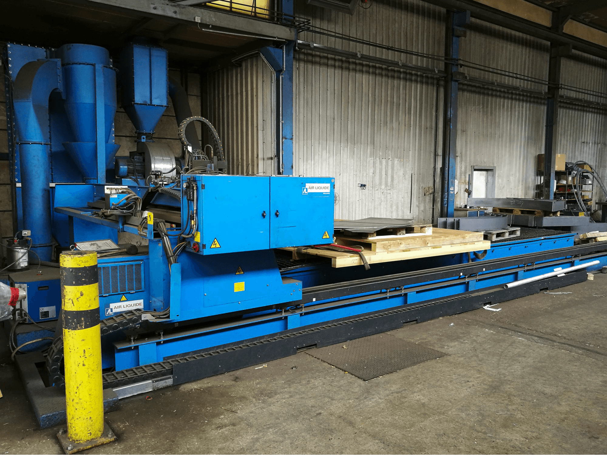 Prikaz stroja SAF PLASMATOME.B 25 sprijeda