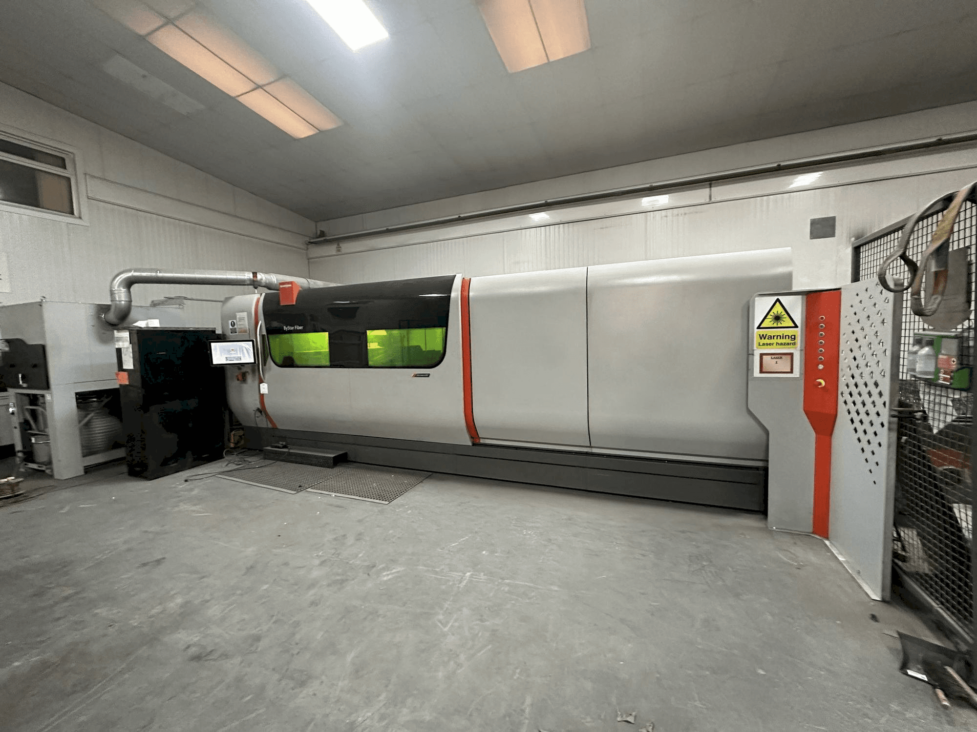 Prikaz stroja Bystronic Bystar 4020 6KW Fibre with ByTrans sprijeda