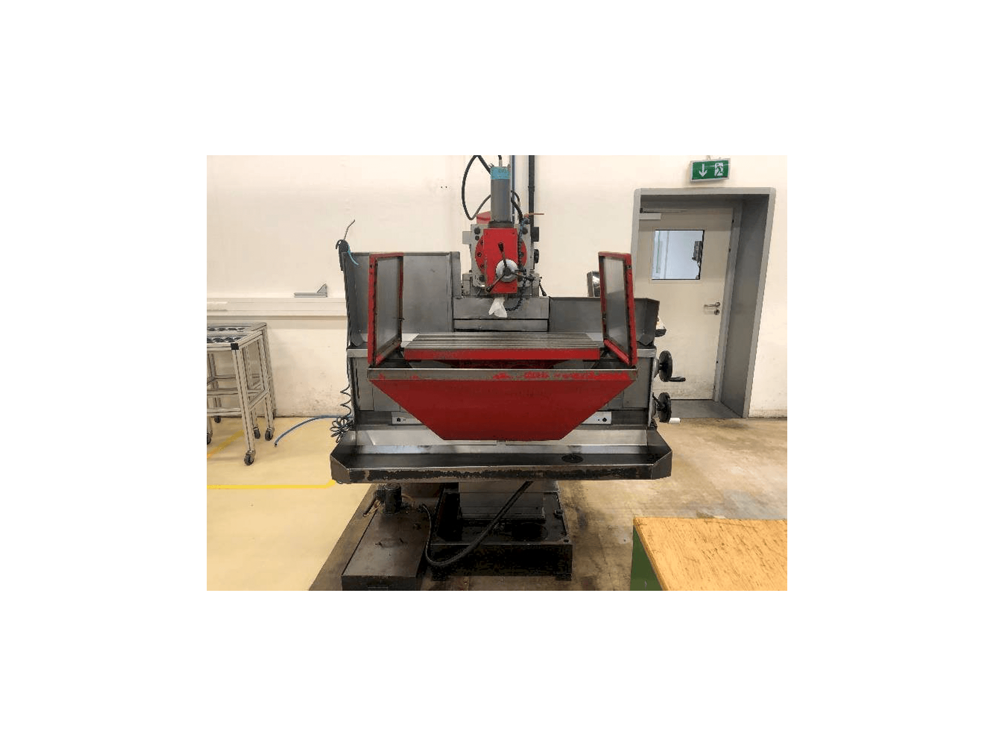 Prikaz stroja EMCO FB5 sprijeda