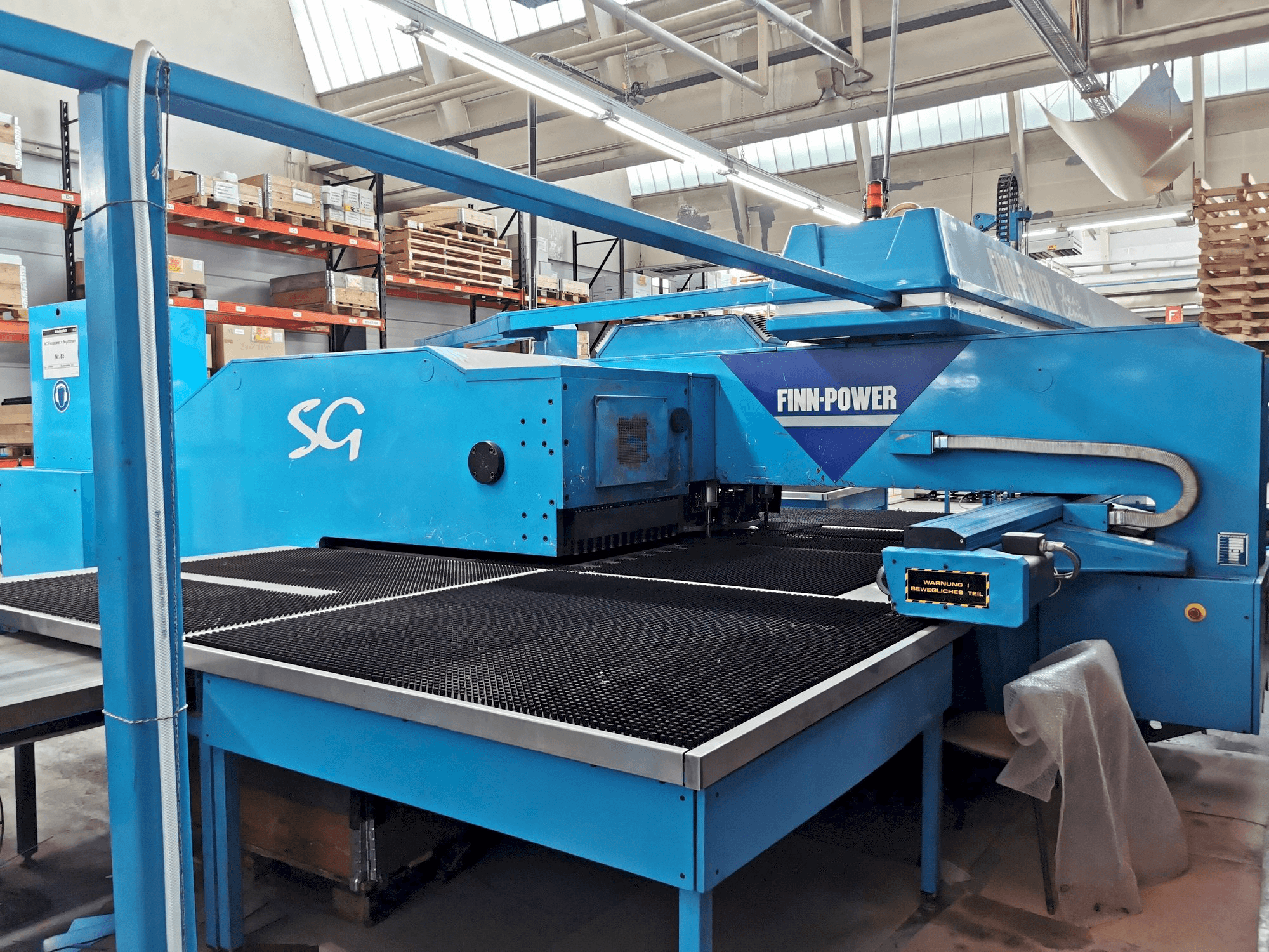 Prikaz stroja Finn-Power RS 1000/38 sprijeda