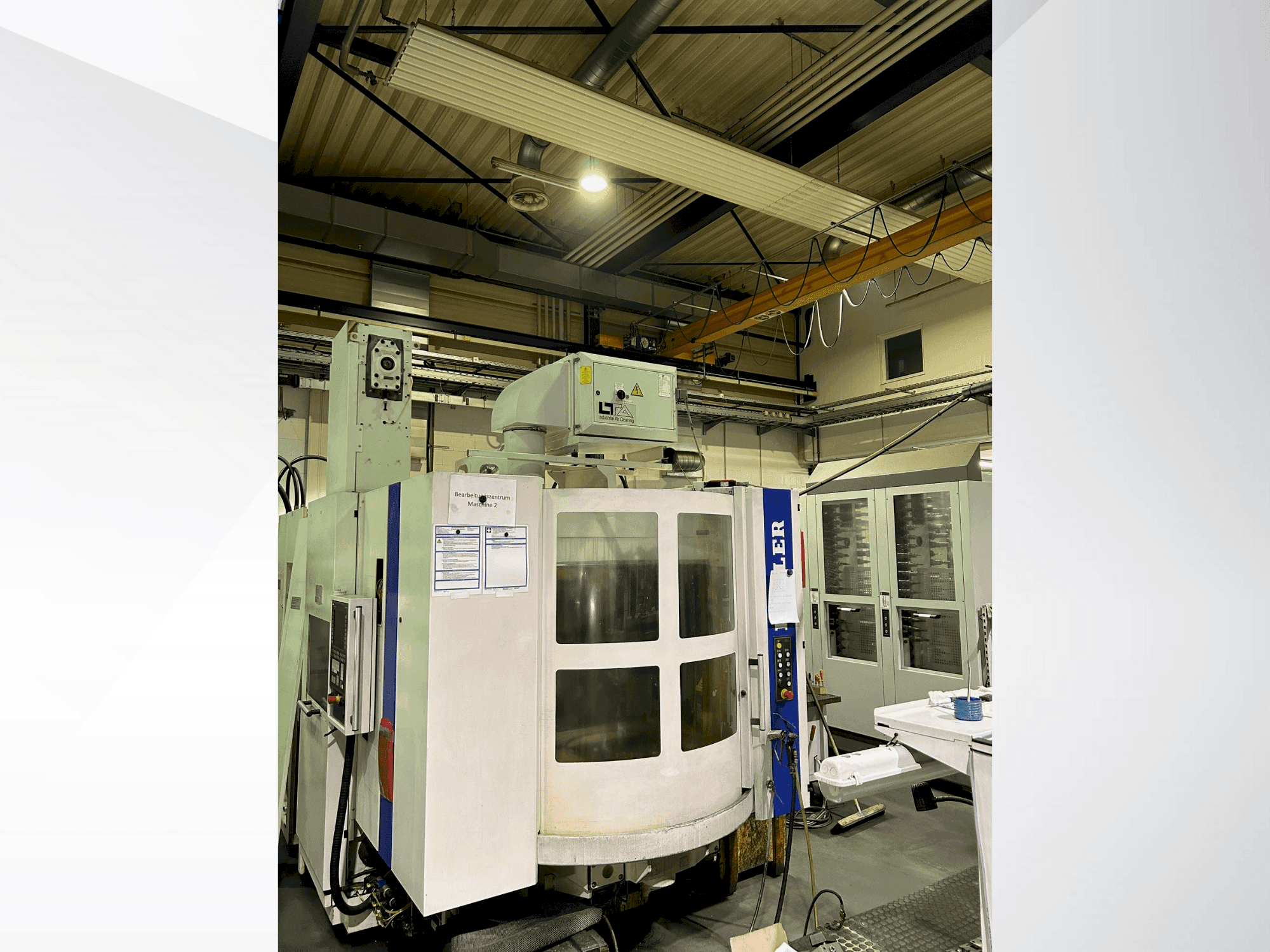 Prikaz stroja HELLER MC16 sprijeda