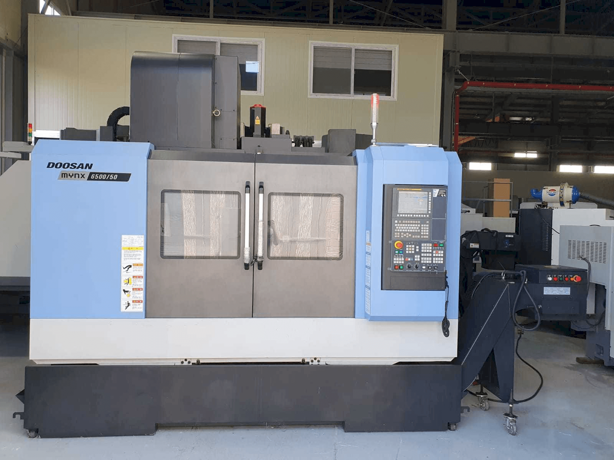 Prikaz stroja Doosan Mynx 6500/50 sprijeda