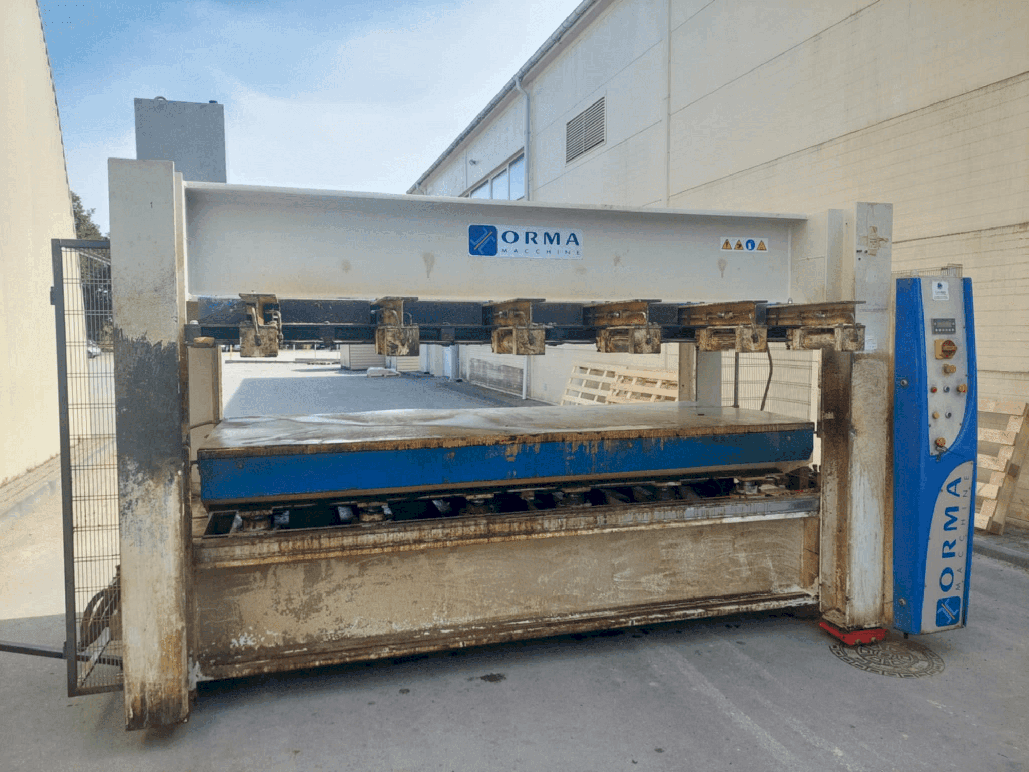 Prikaz stroja ORMA NPC/L DIGIT30/13AF-BO sprijeda