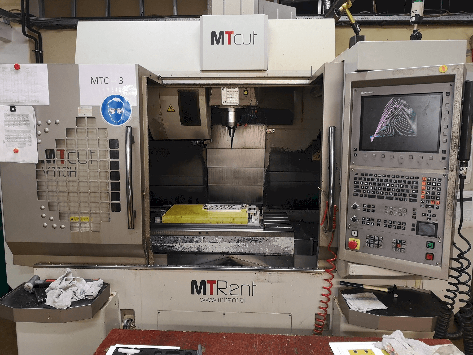 Prikaz stroja MT Cut V110H sprijeda