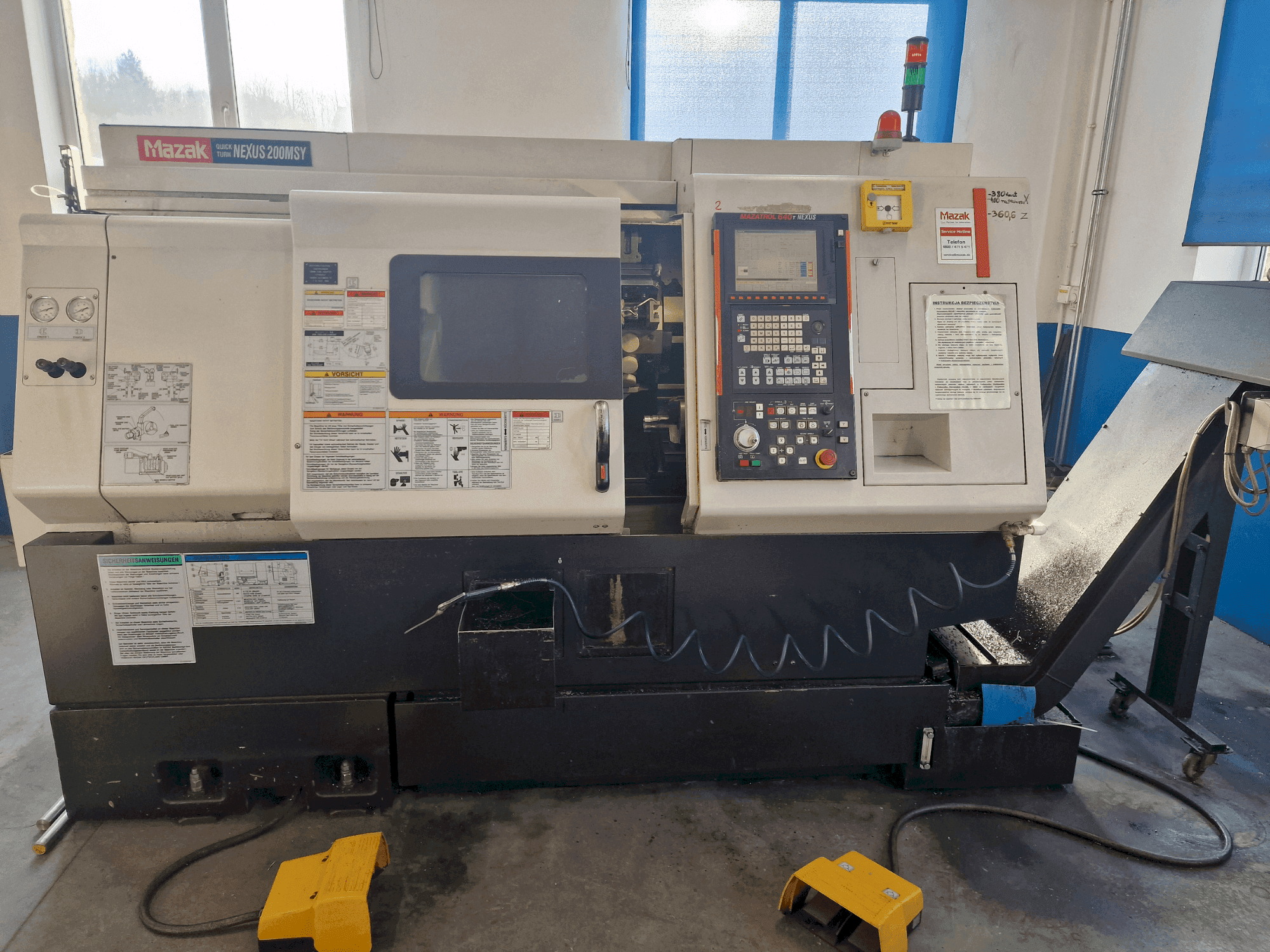 Prikaz stroja Mazak QTN-200MSY sprijeda