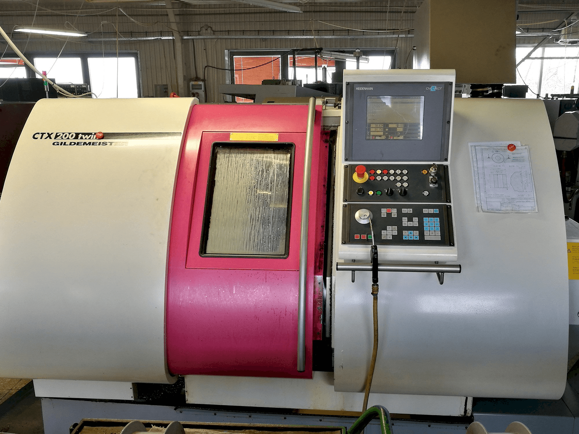 Prikaz stroja Gildemeister CTX 200 Twin sprijeda