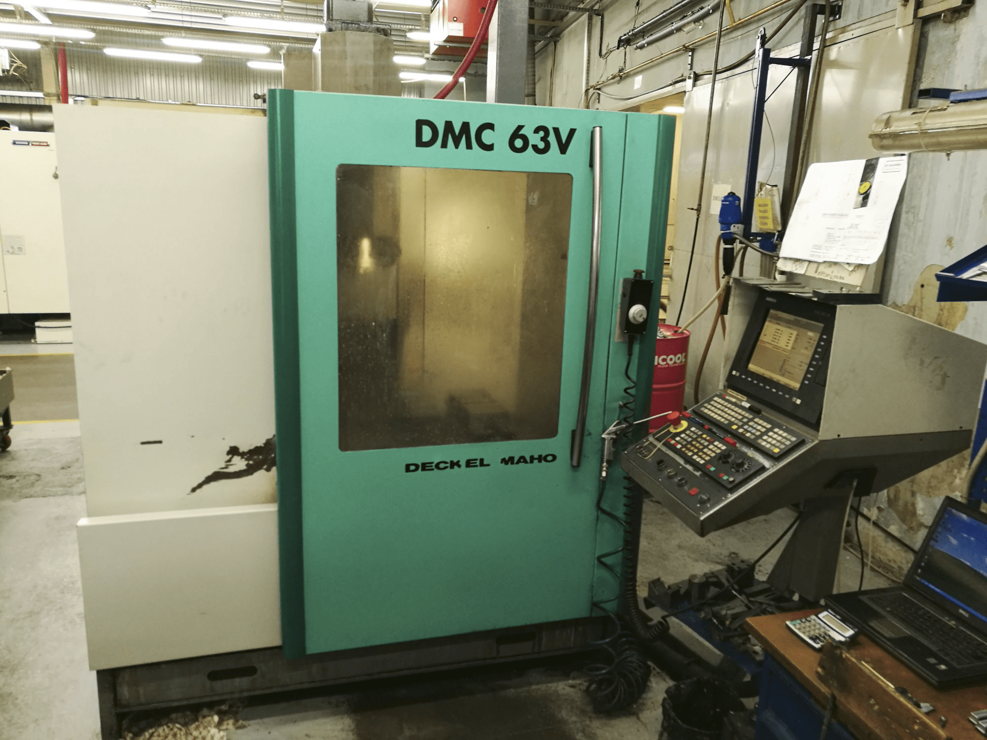 Prikaz stroja Deckel Maho Gildemeister DMC 63 V sprijeda