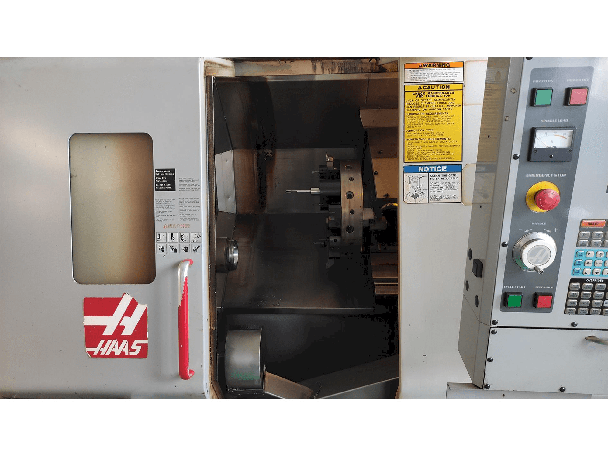 Prikaz stroja HAAS SL-20HE sprijeda