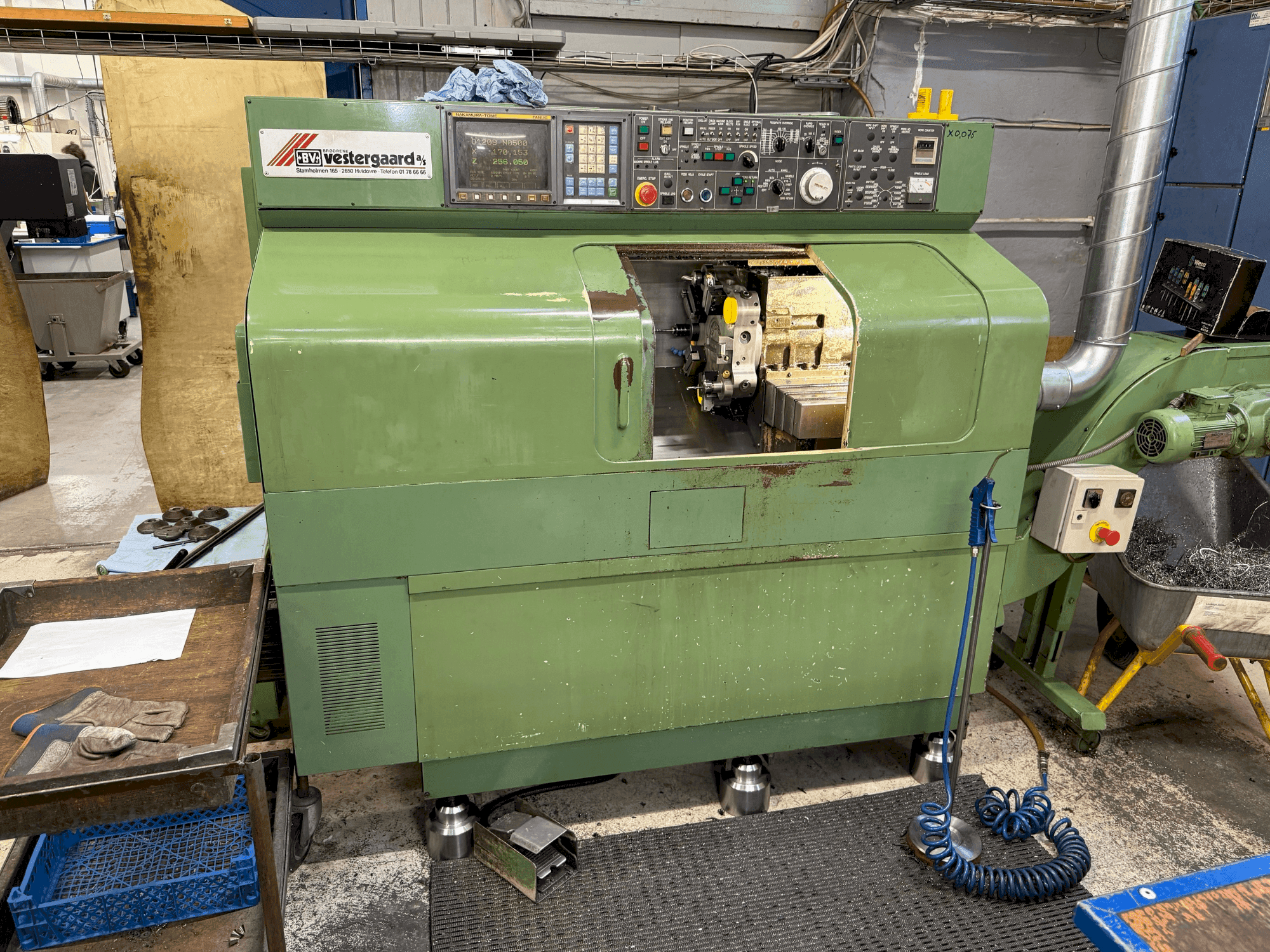 Prikaz stroja NAKAMURA TMC-15 sprijeda