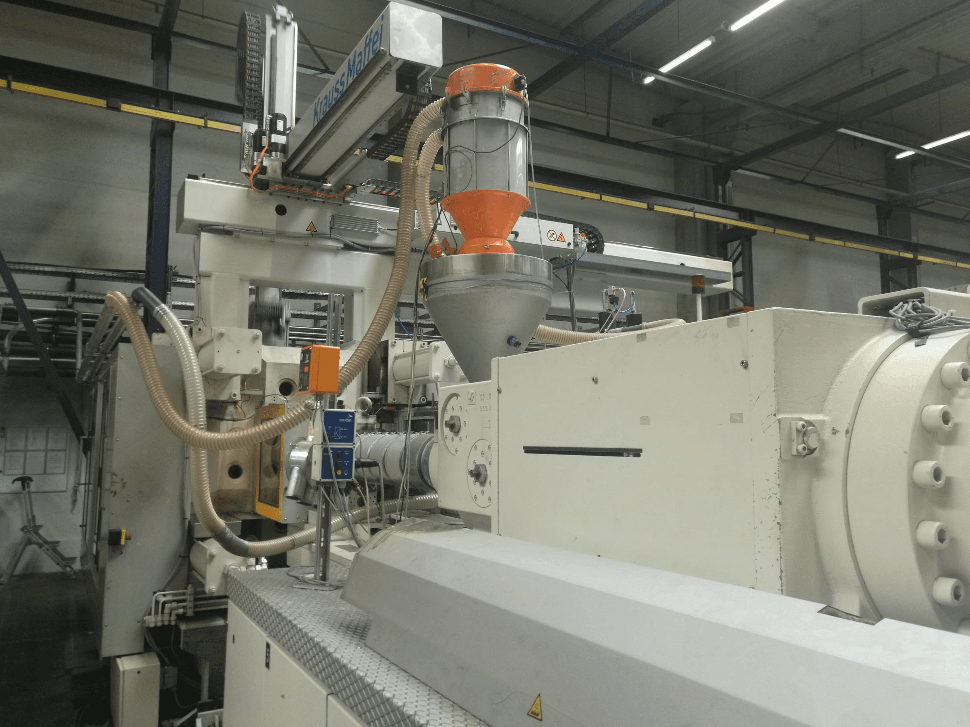 Prikaz 1 stroja Krauss Maffei 800-8000 MC zdesna