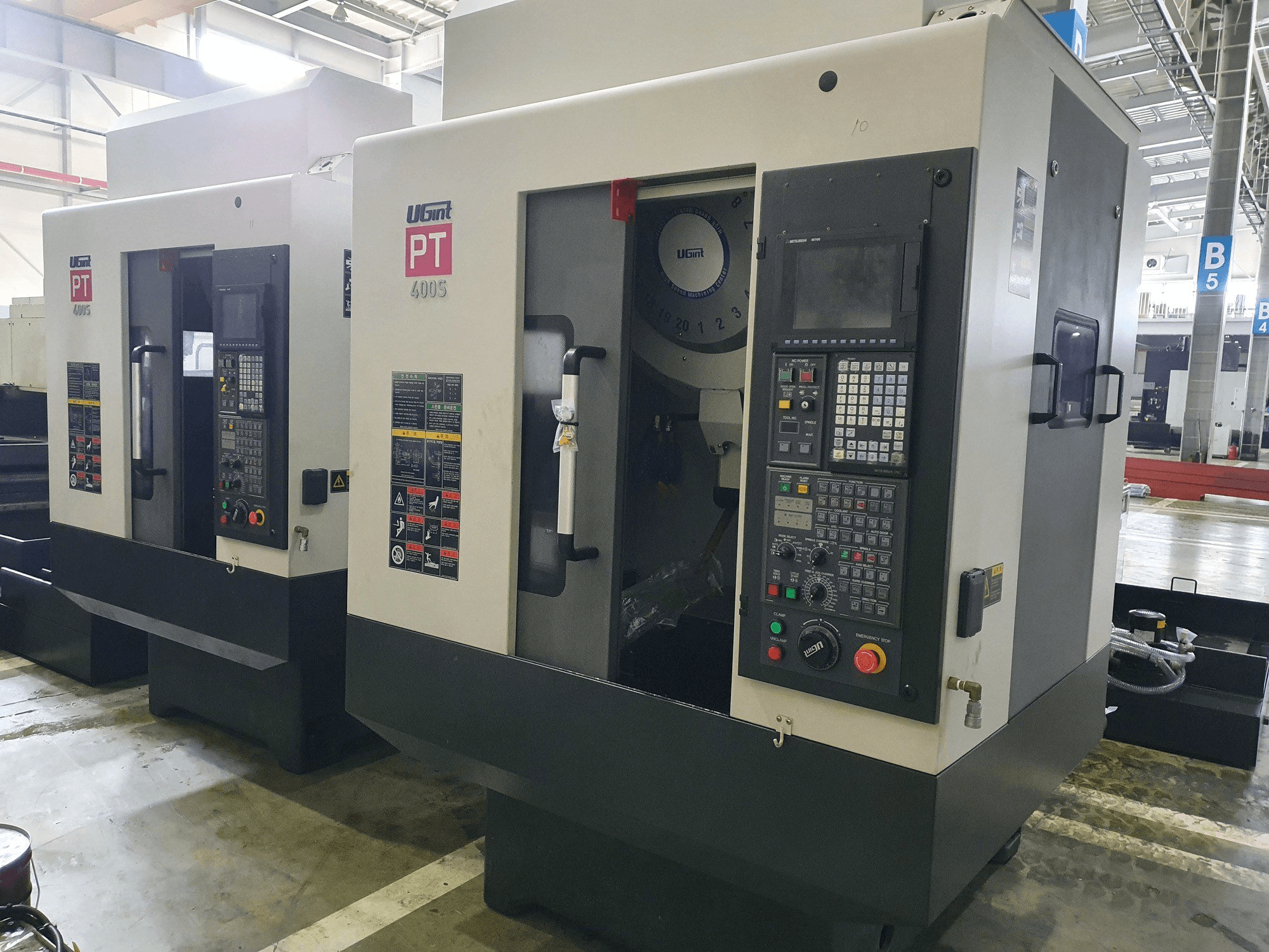 Prikaz stroja UGINT PT400S sprijeda