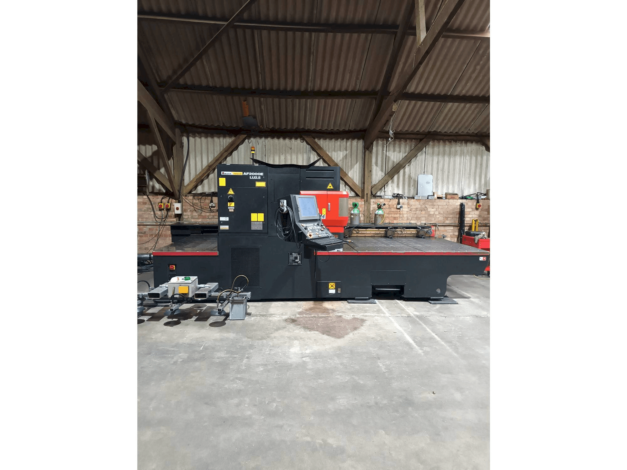 Prikaz stroja AMADA LC 2415 alpha 4 NT sprijeda