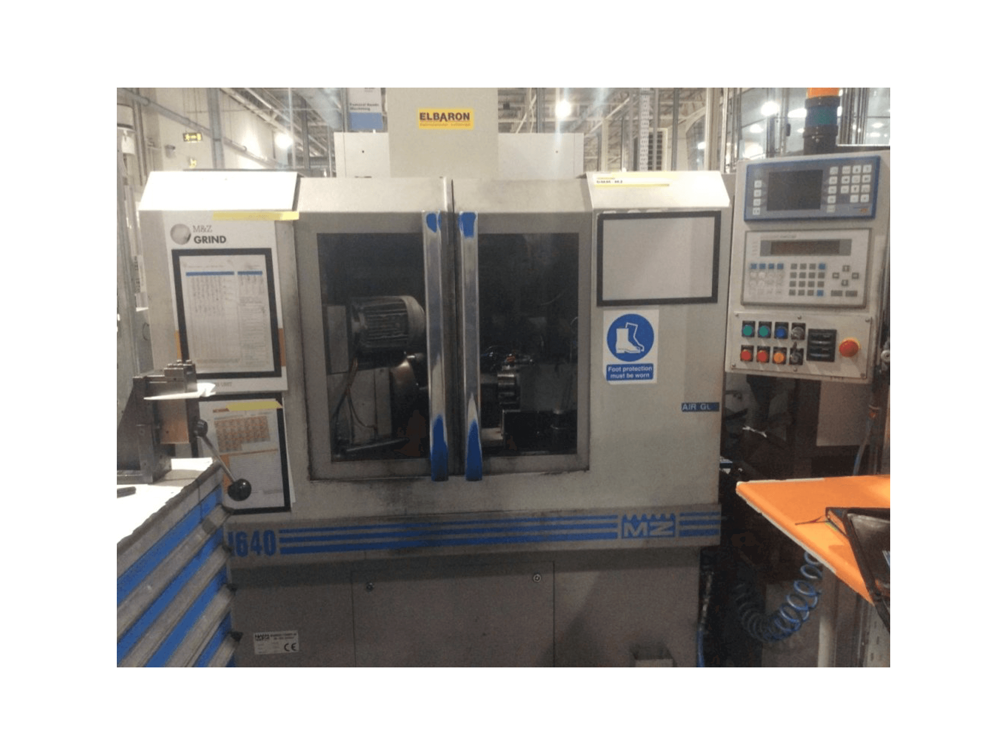Prikaz stroja Monnier & Zahner M640 CNC sprijeda