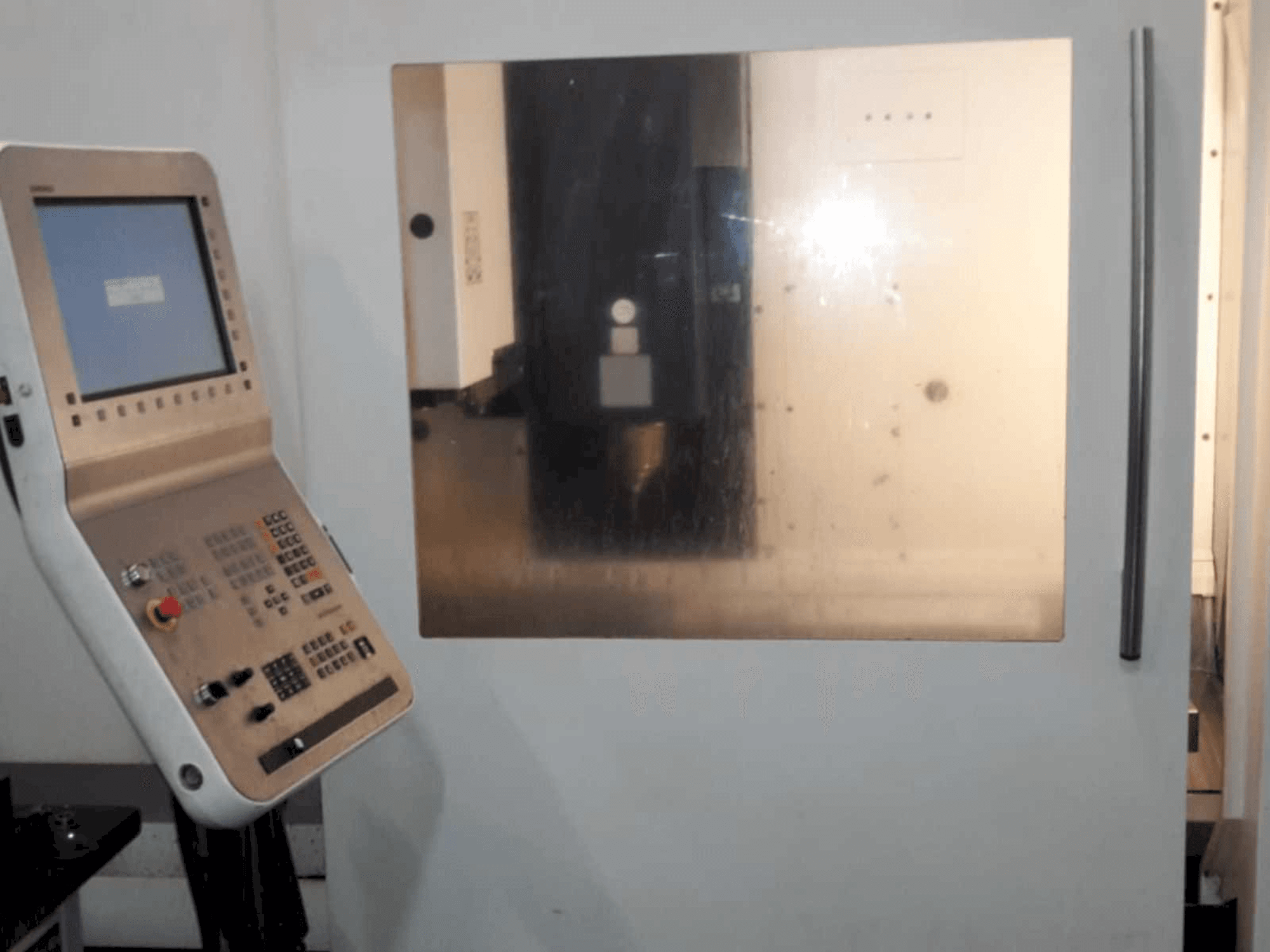 Prikaz stroja DMG DMC 1035 V ECO sprijeda