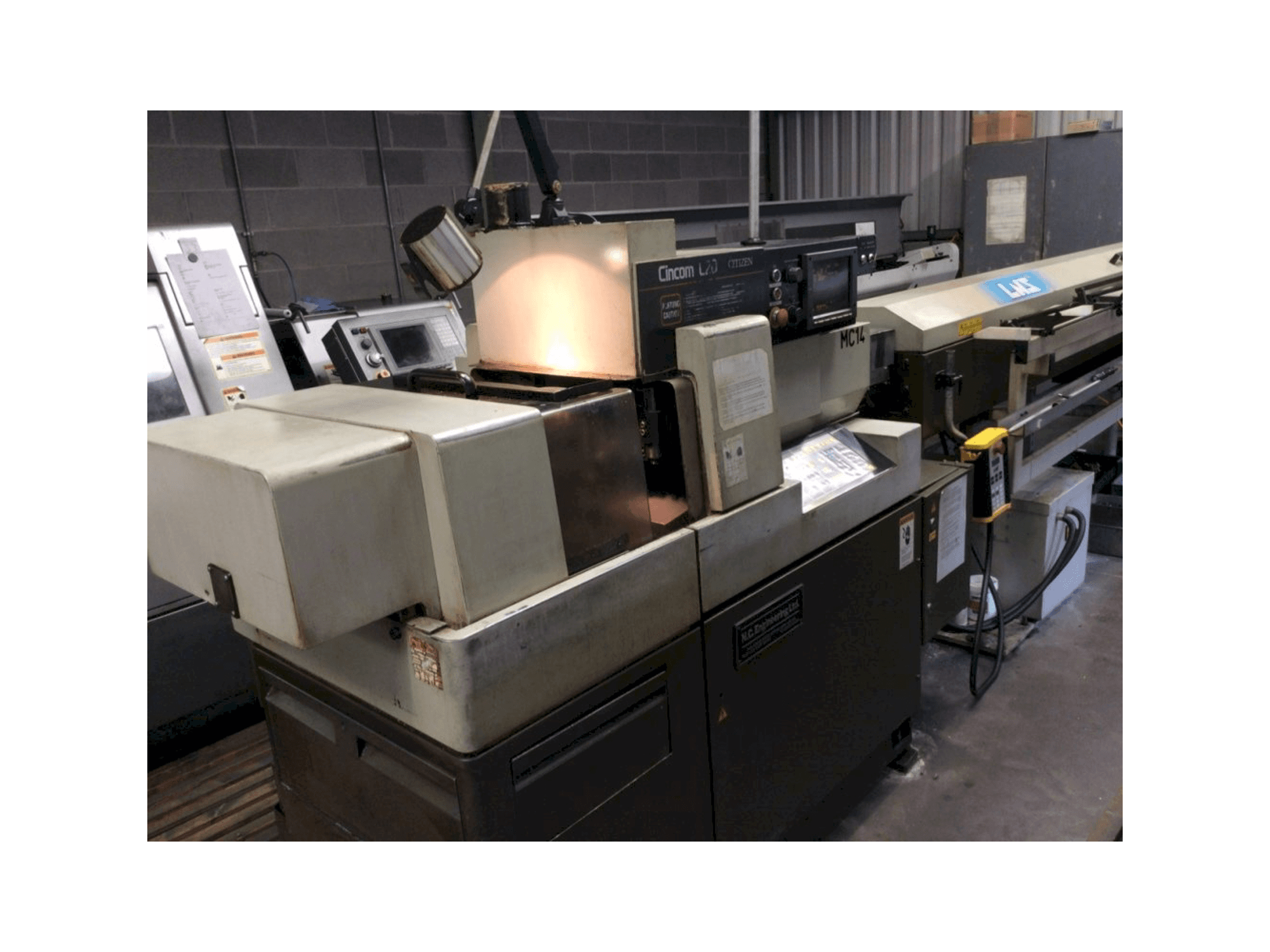 Prikaz stroja Citizen Cincom L320 sprijeda