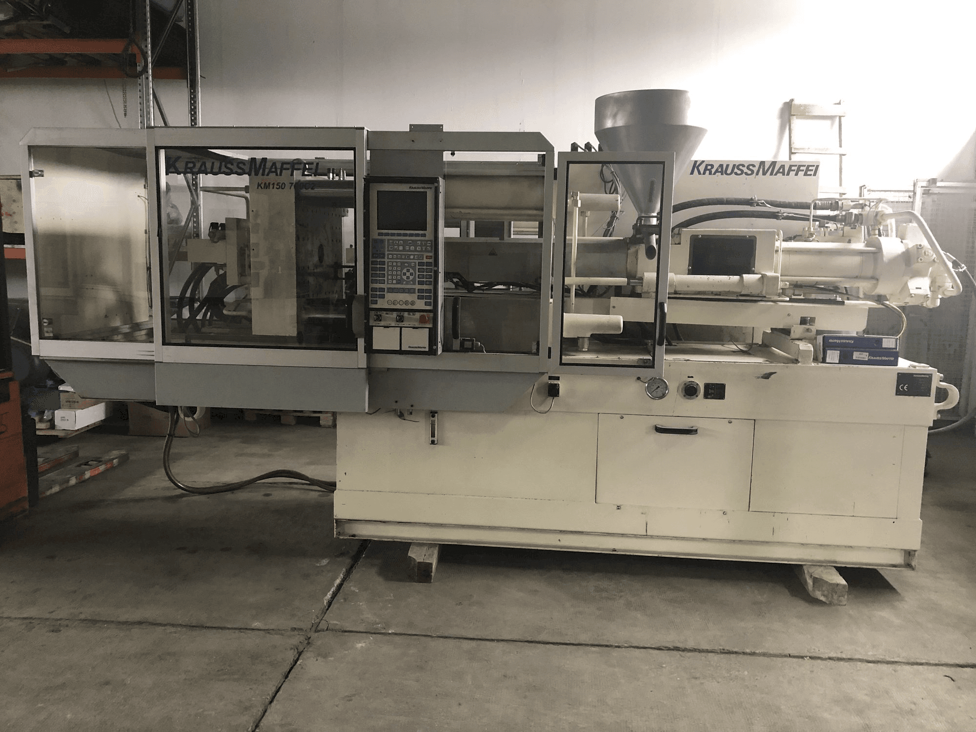 Prikaz stroja Krauss Maffei 150-700 C2 sprijeda