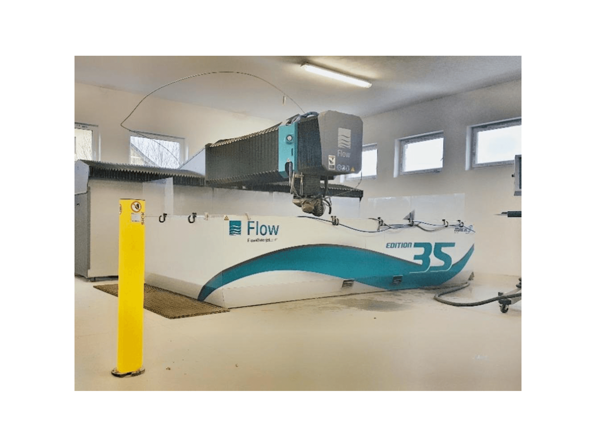 Prikaz stroja Flow MACH 3-4020b Edition 35 sprijeda