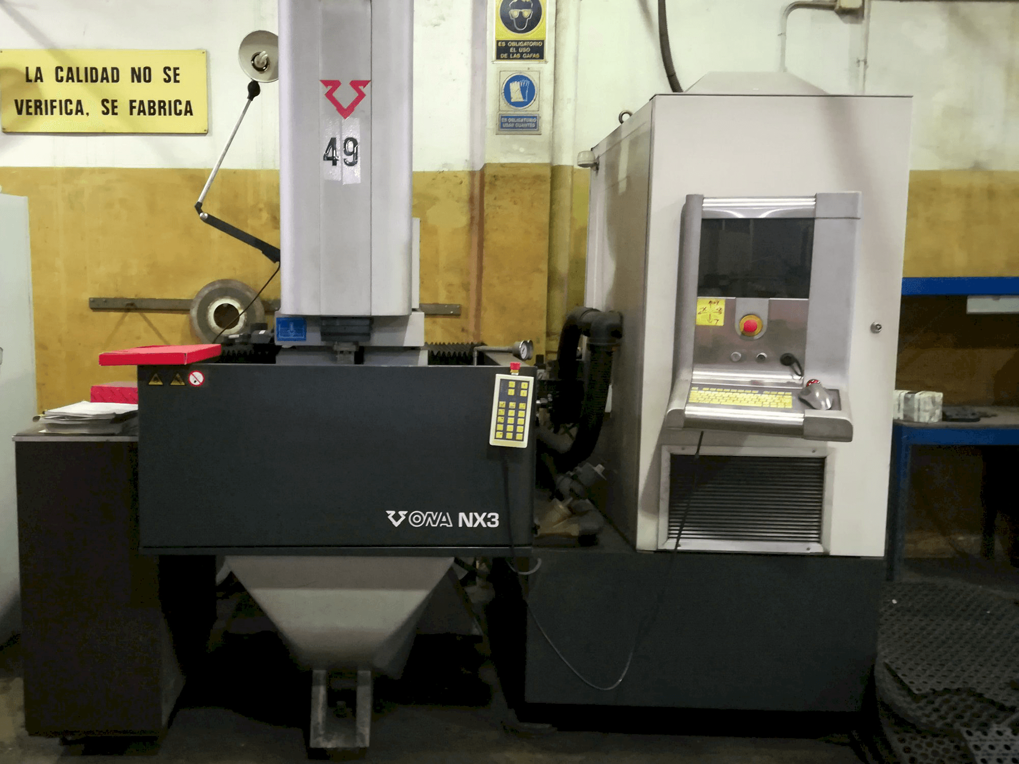 Prikaz stroja ONA NX3 sprijeda