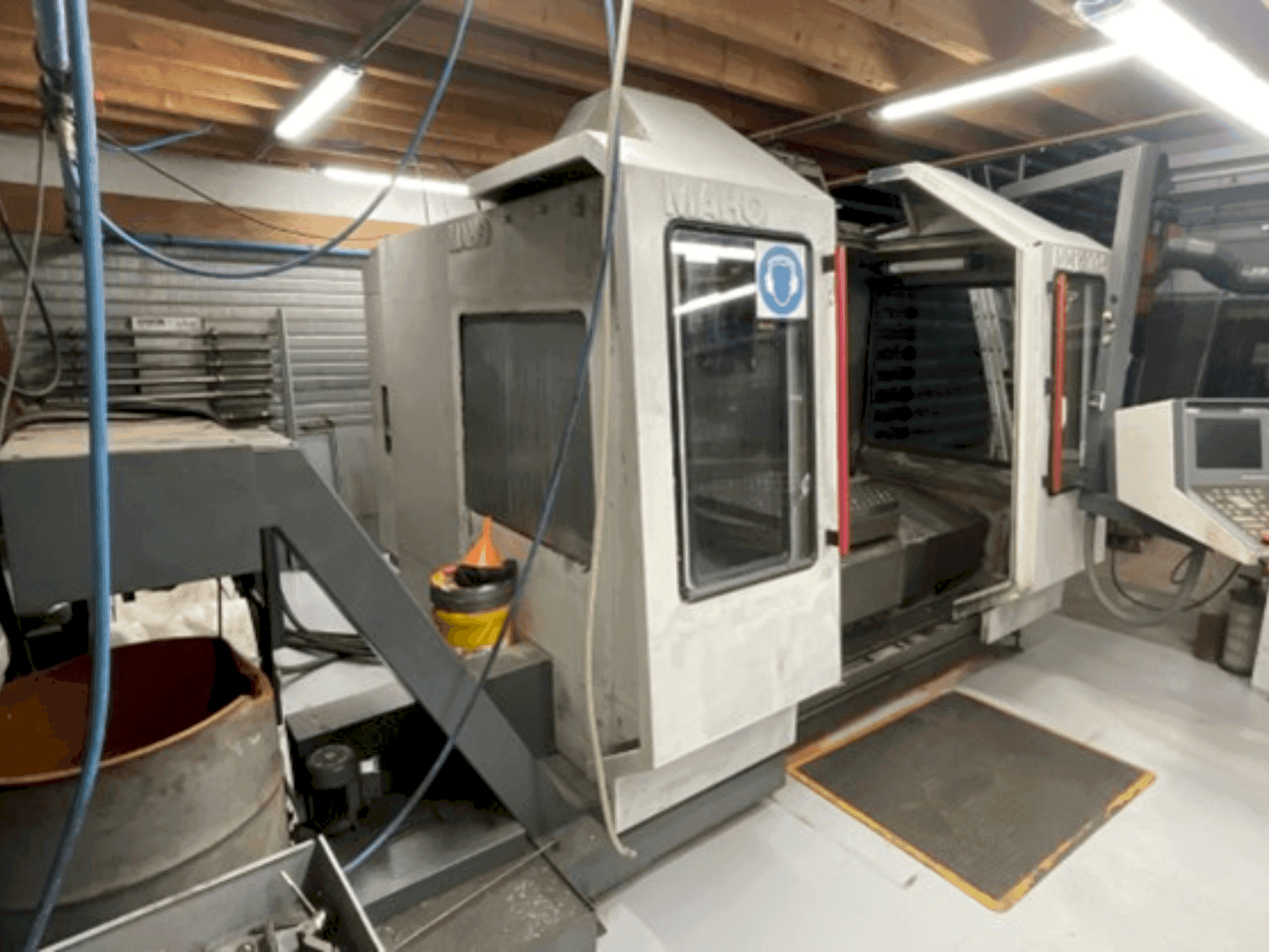 Prikaz stroja MAHO MH1200S sprijeda