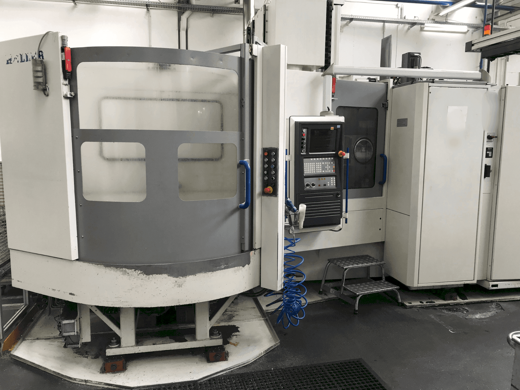 Prikaz stroja HELLER MC 16 sprijeda