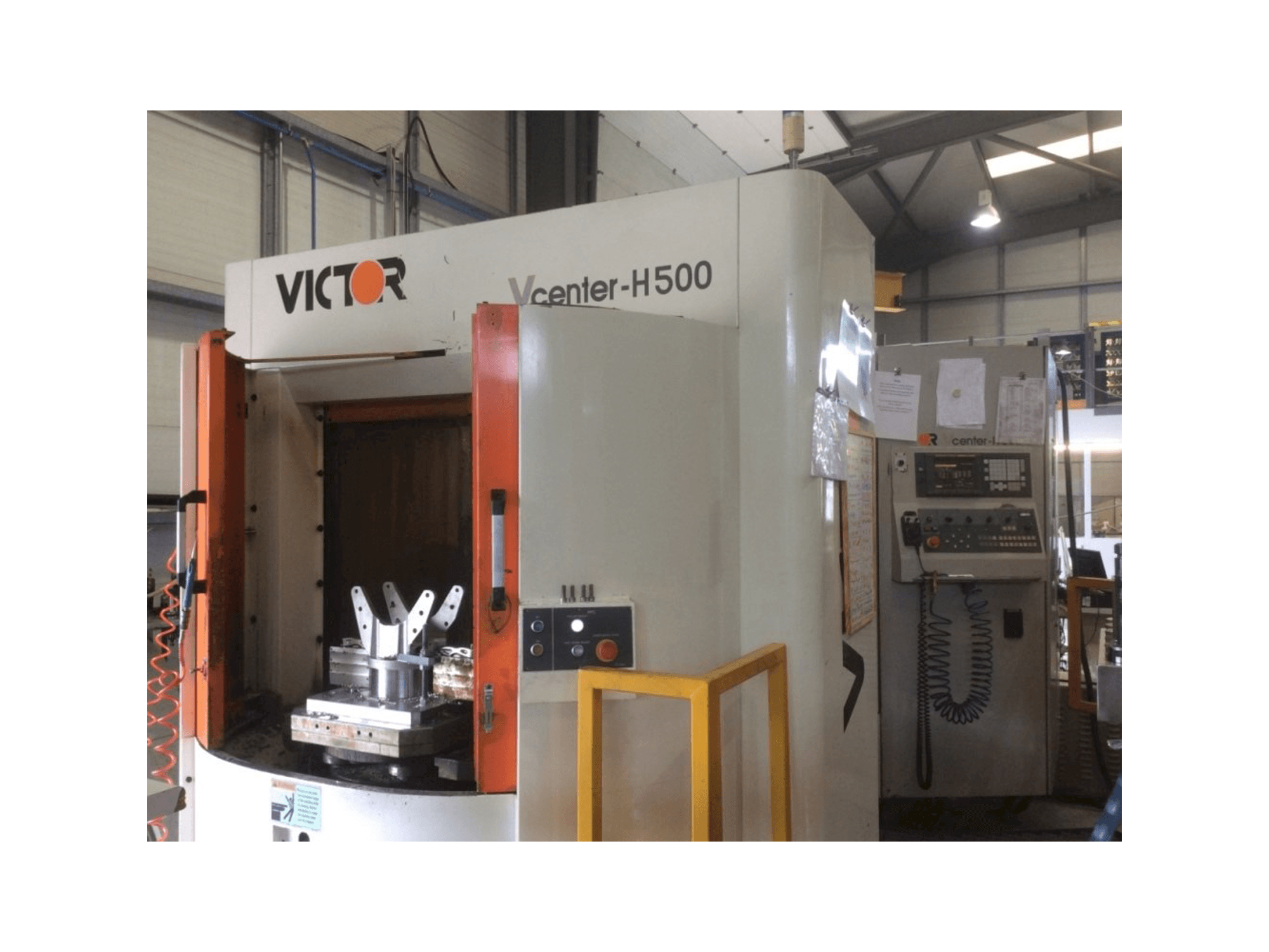 Prikaz stroja Victor H 500 sprijeda