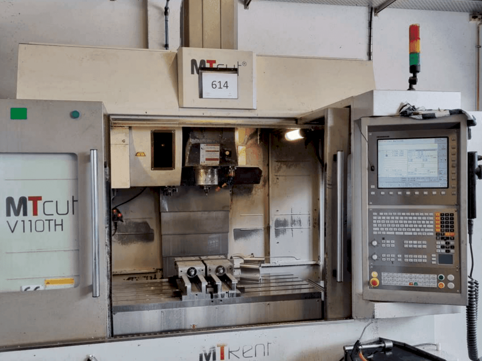 Prikaz stroja MTcut V 110 TH sprijeda