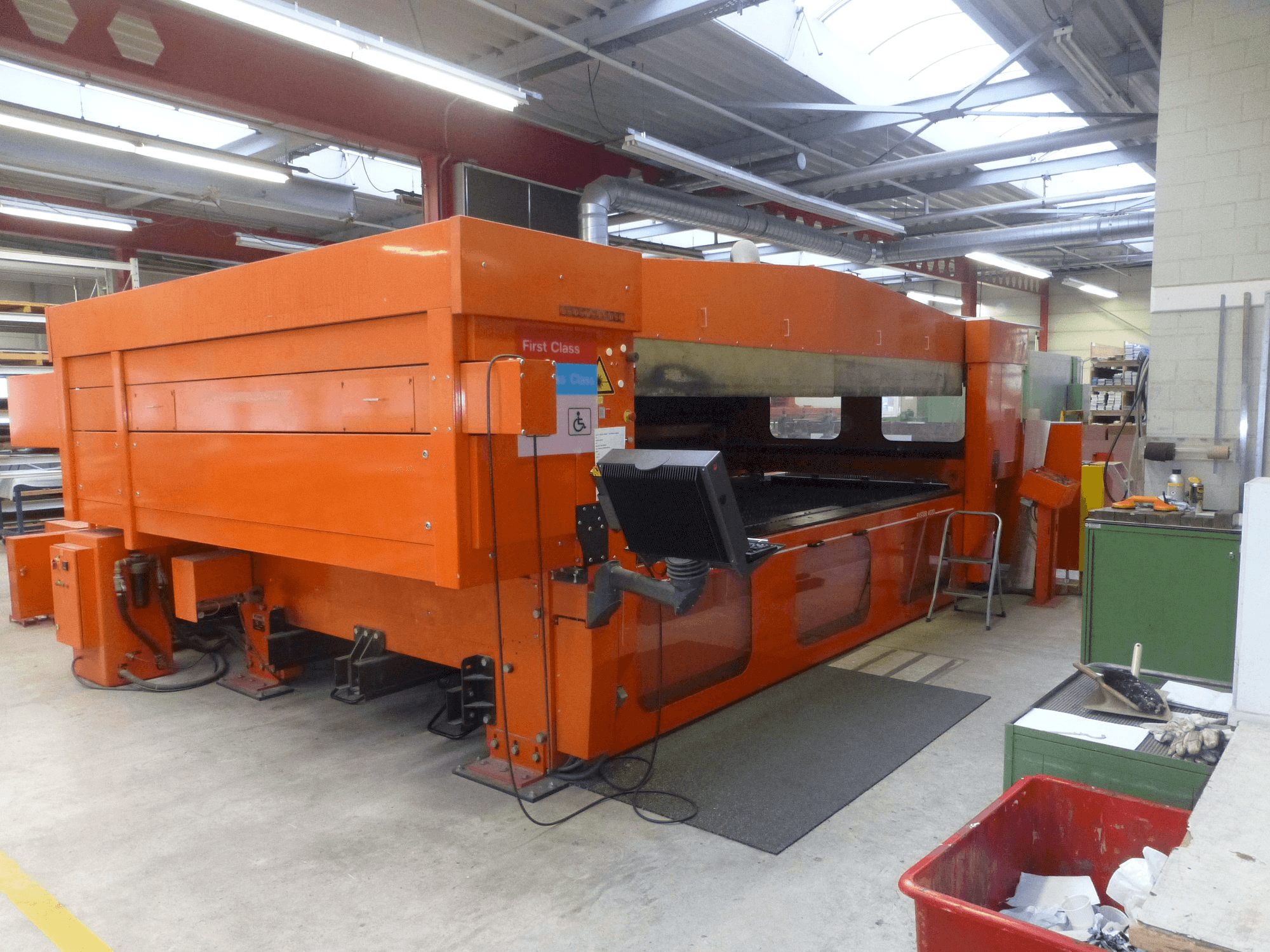 Prikaz stroja Bystronic BYSTAR 4020 sprijeda