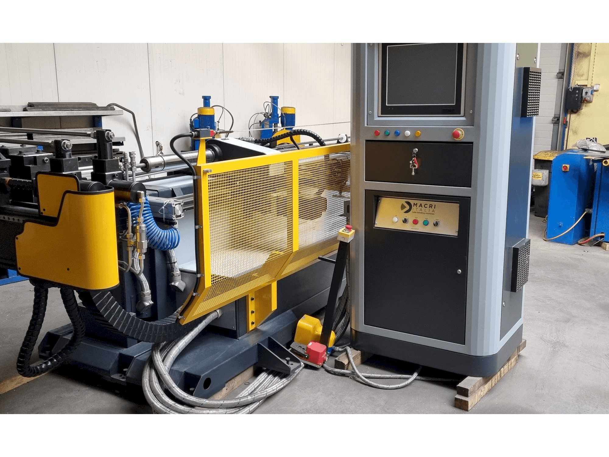 Prikaz stroja MACRI ITALIA PROVAR 6-45 U-D sprijeda