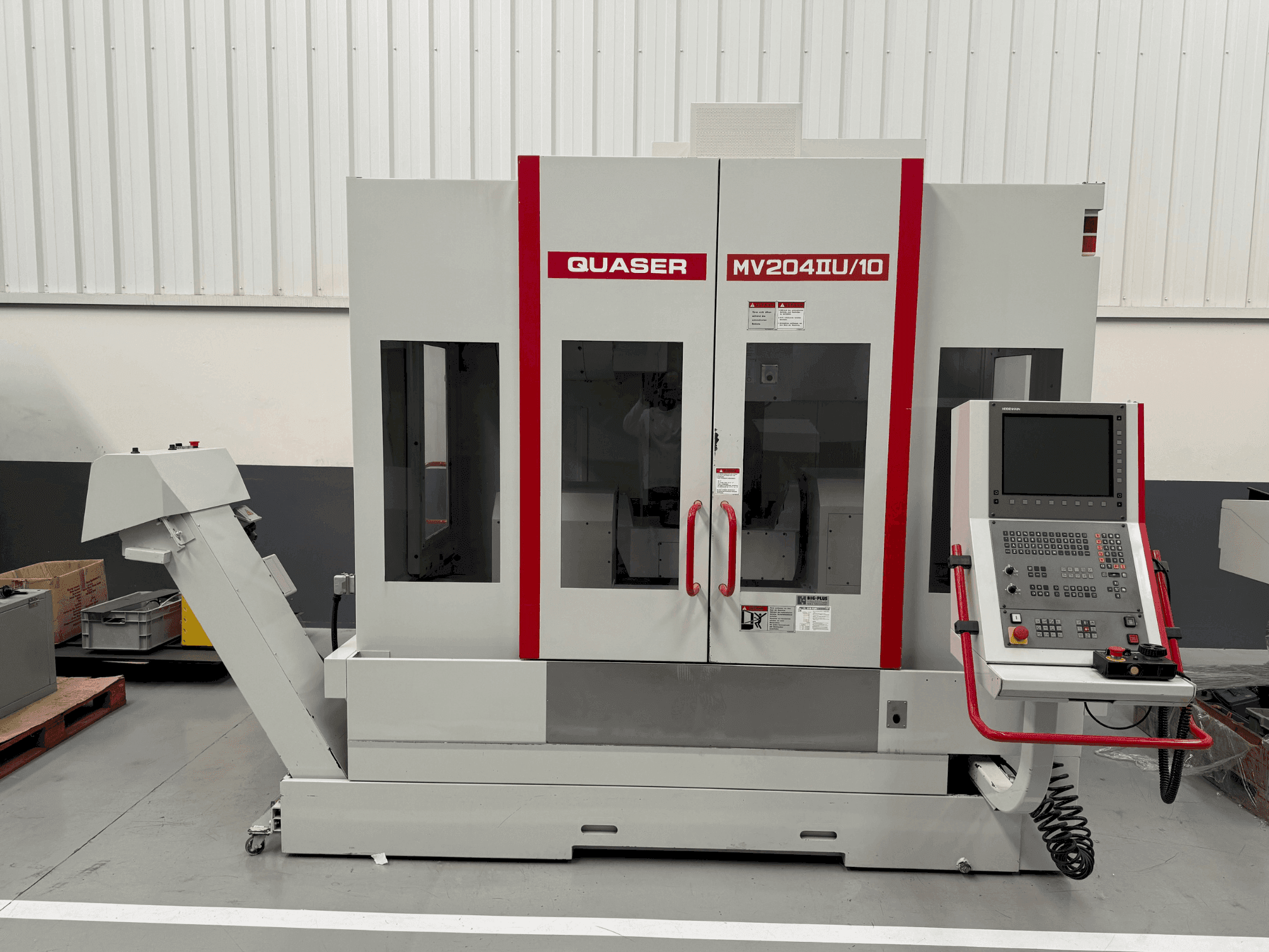 Prikaz stroja Quaser MV 204 IIU/10 sprijeda