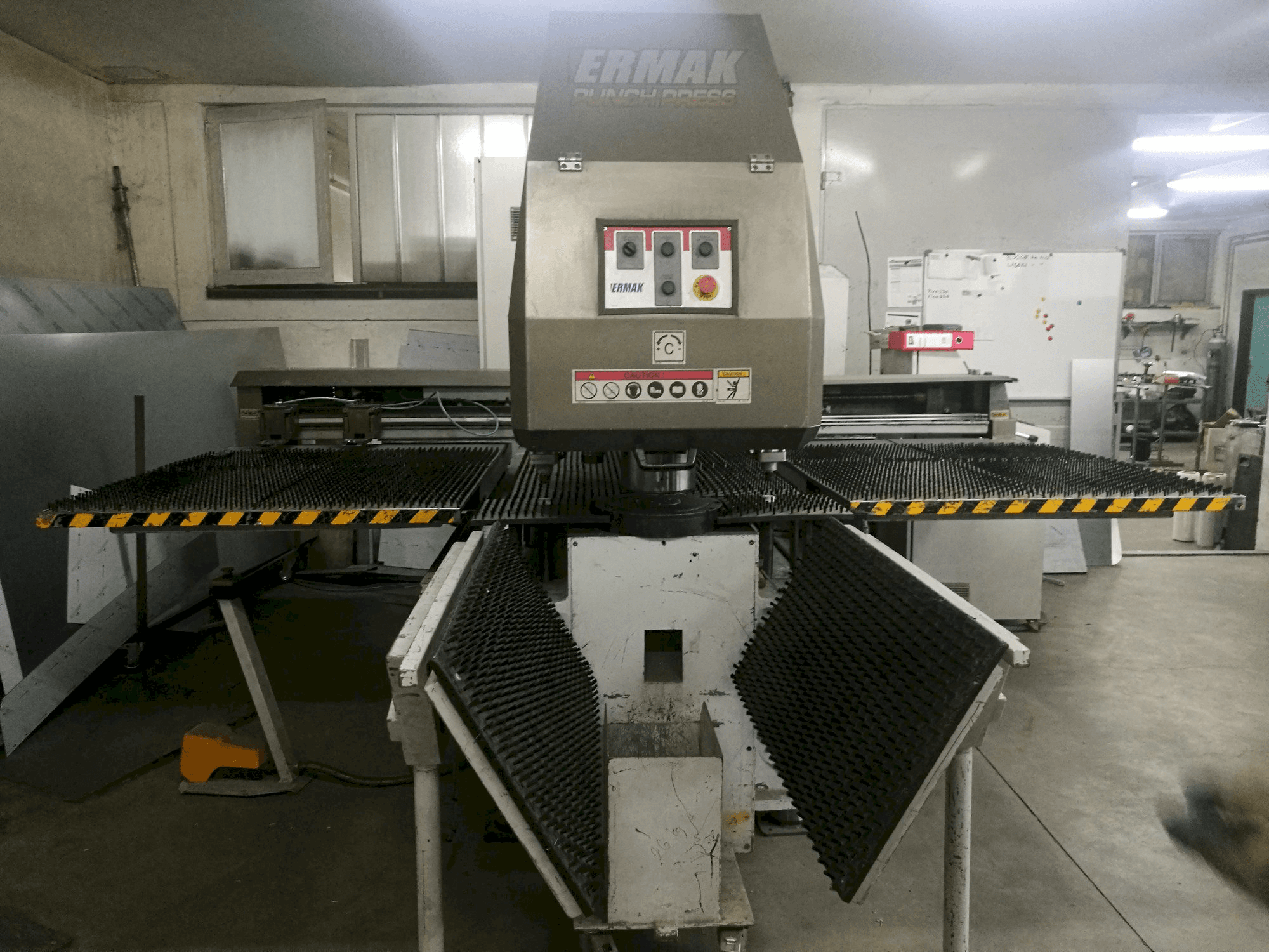 Prikaz stroja ERMAKSAN RPP 127-30 sprijeda