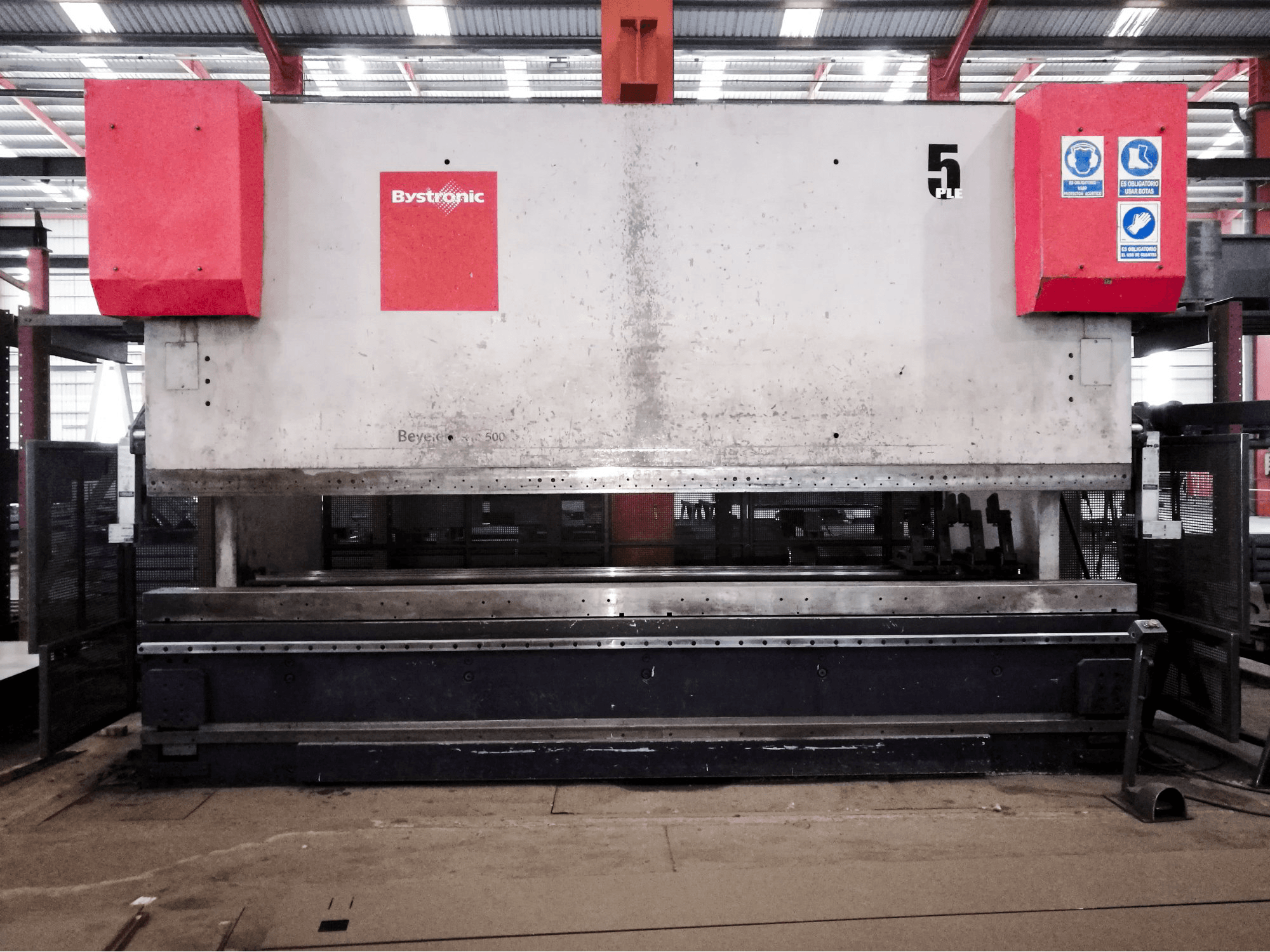 Prikaz stroja Bystronic PR10 slijeva