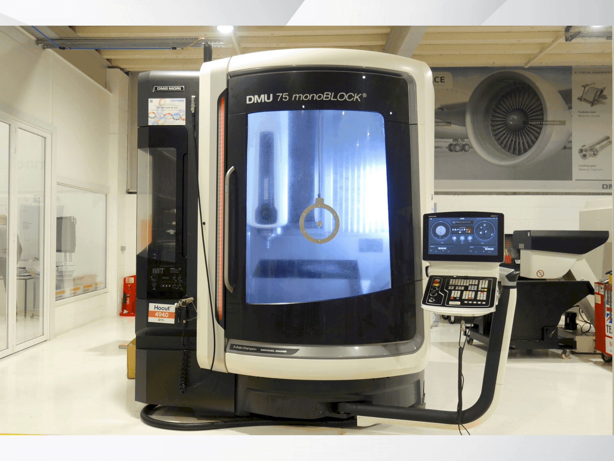 Prikaz stroja DMG MORI DMU 75 Monoblock sprijeda