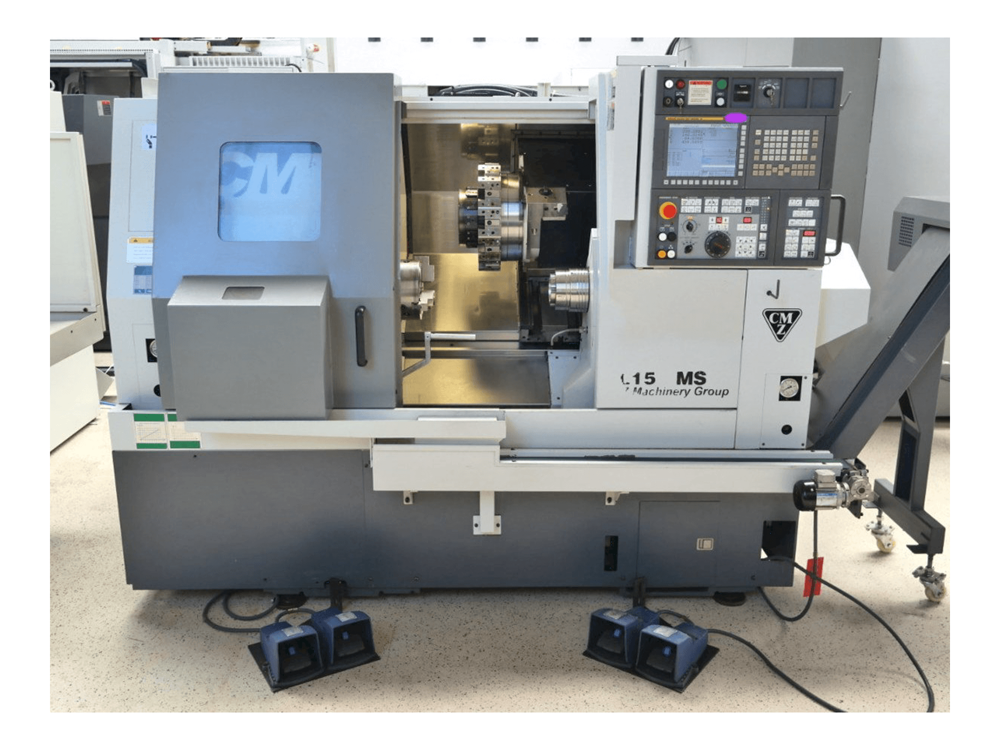 Prikaz stroja CMZ TL 15 SMC sprijeda
