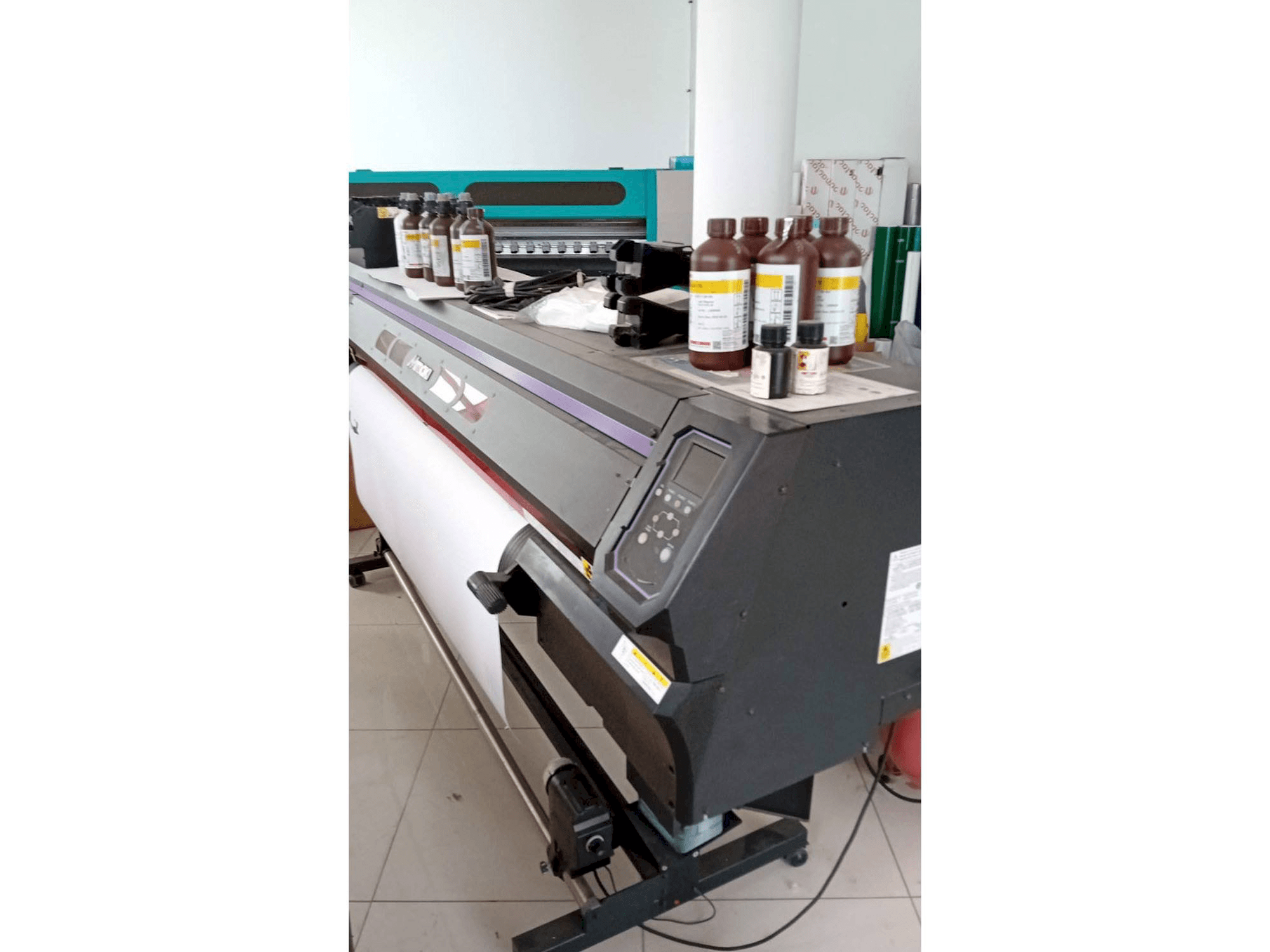 Prikaz stroja MIMAKI ucjv300-160 sprijeda