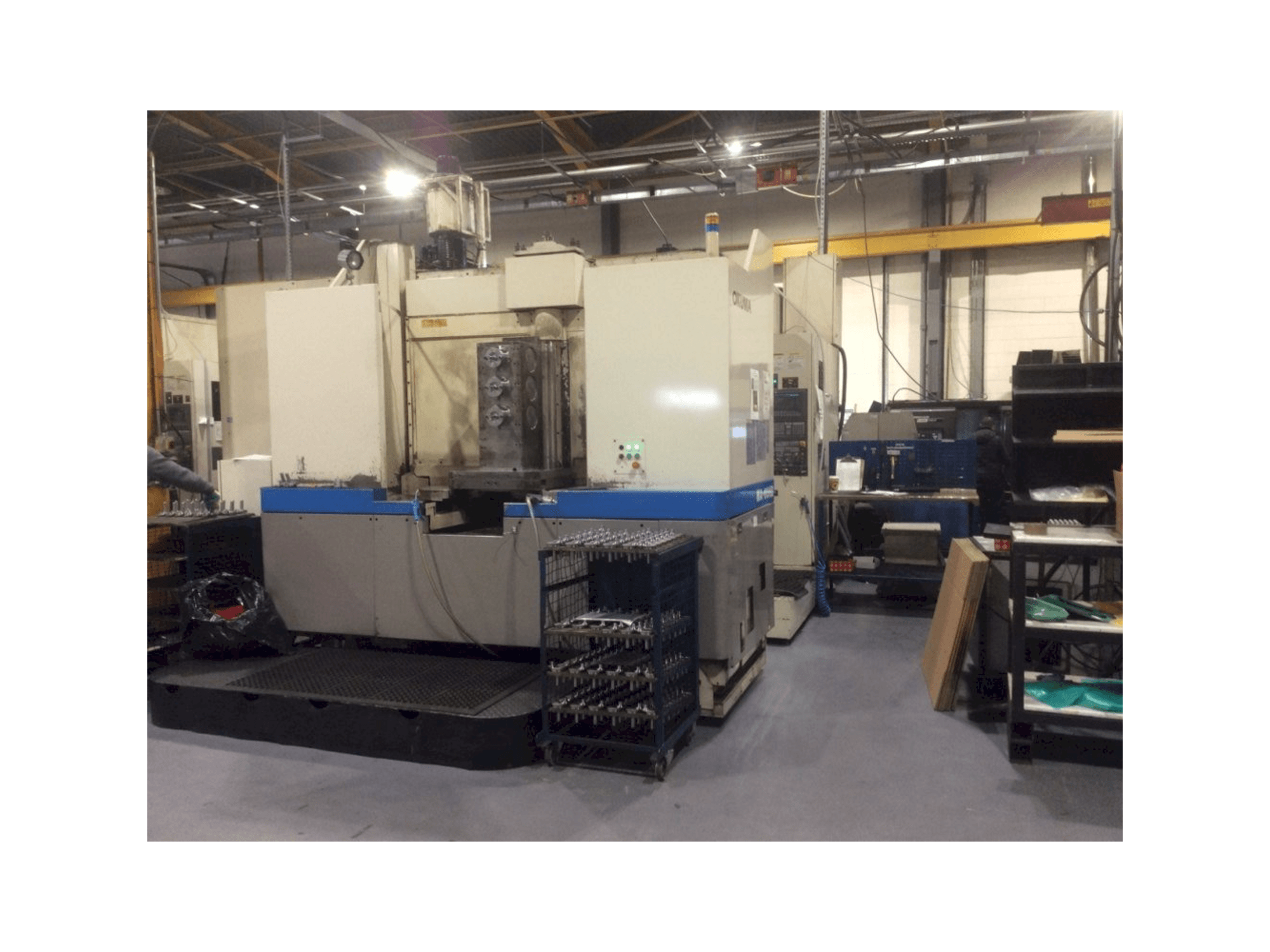 Prikaz stroja Okuma MA-60HB sprijeda