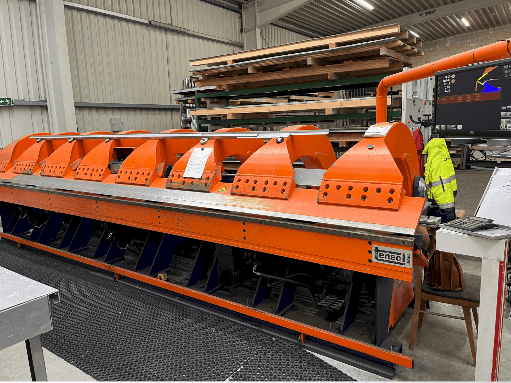 Prikaz stroja OEMB H200.60 sprijeda