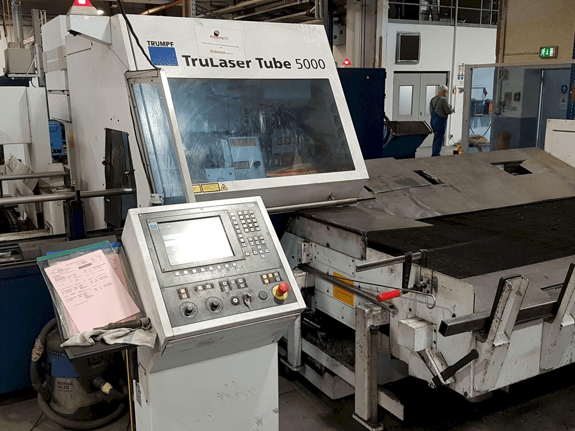 Prikaz stroja Trumpf TruLaser Tube 5000 sprijeda
