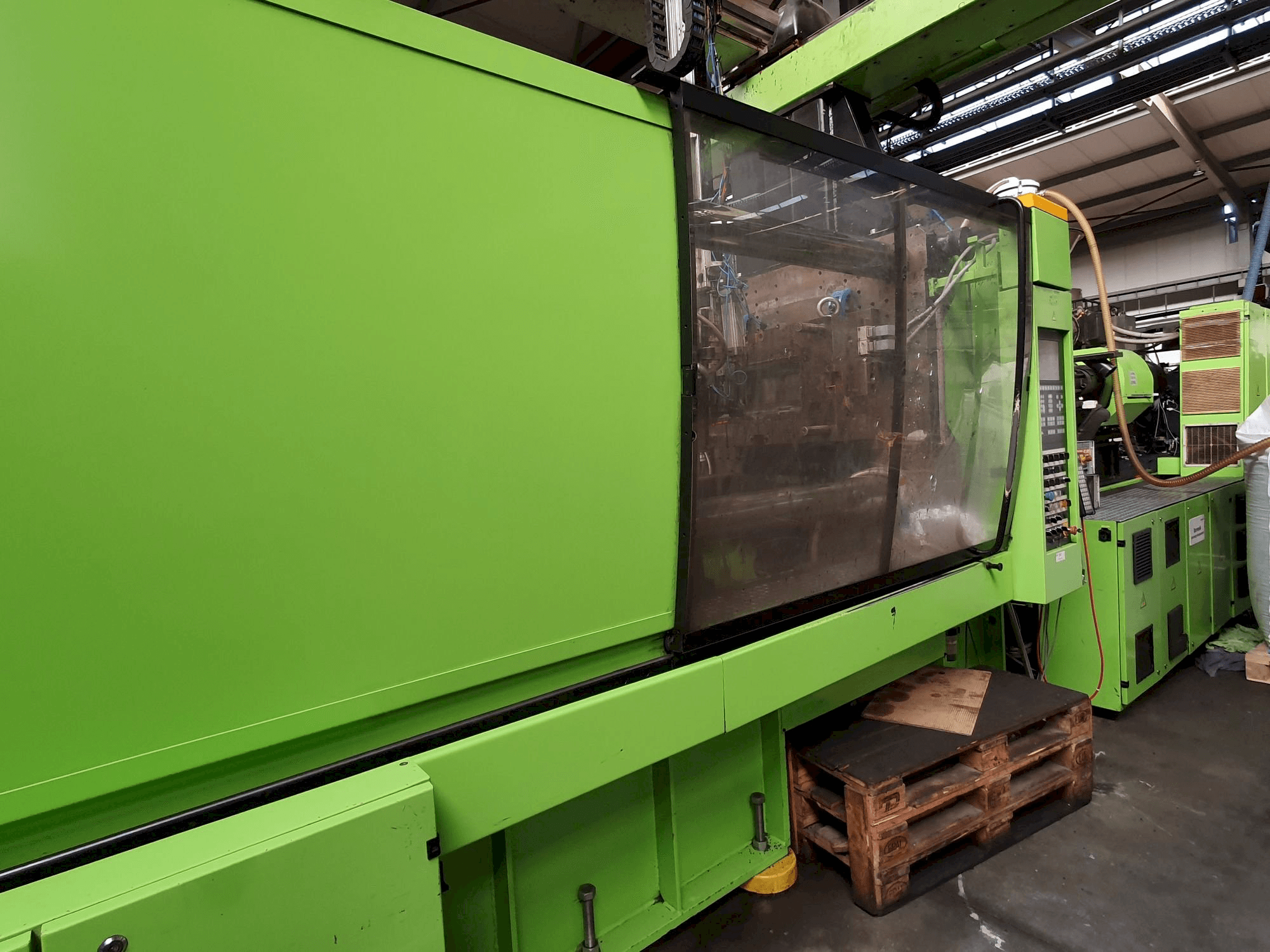 Prikaz stroja ENGEL ES 4550/550 KSL sprijeda